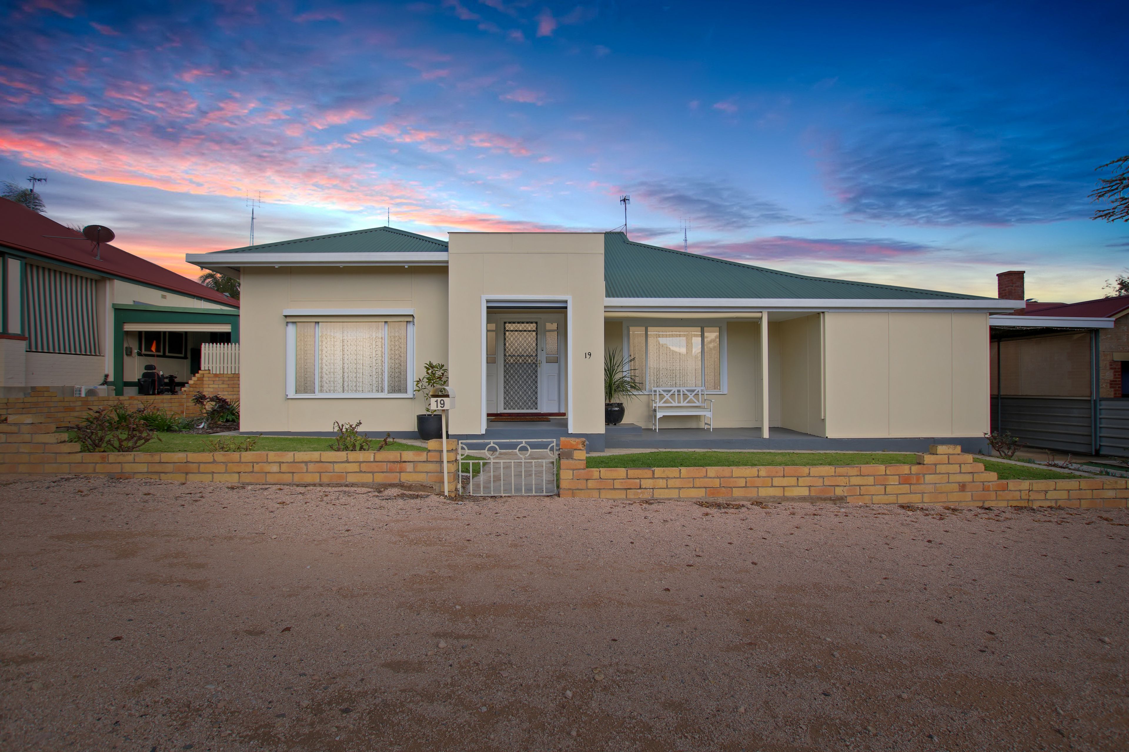 19 Henderson Street, Waikerie SA 5330
