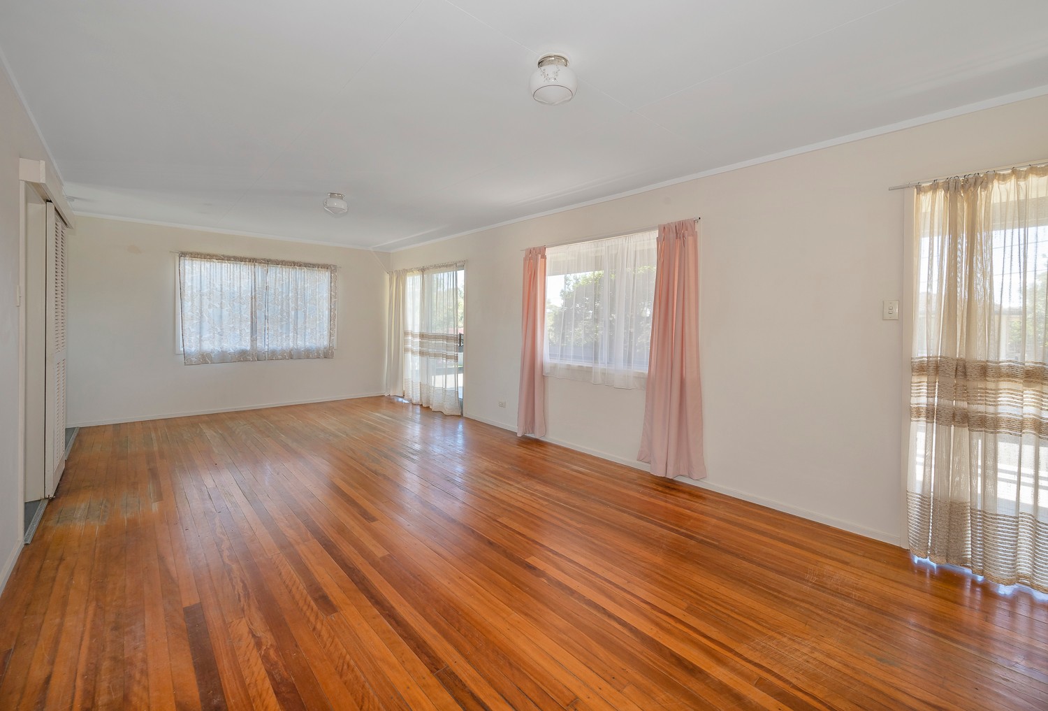 14 Caradon Street, Albany Creek, QLD 4035