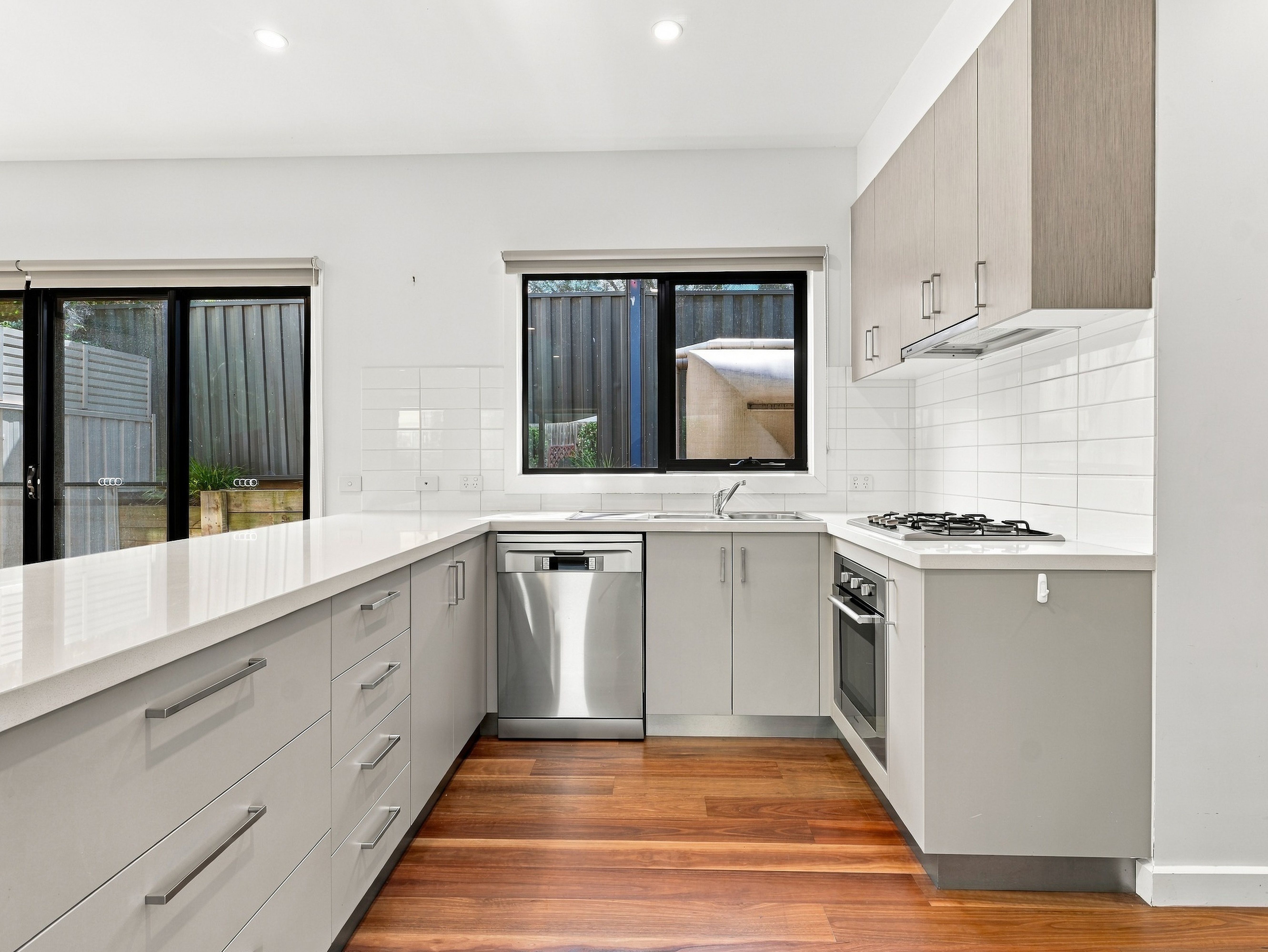 3/9 Watergum Court — photo 4 of 20