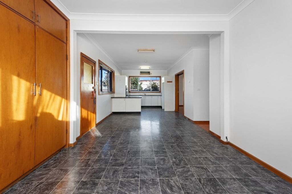 52 Glossop Street — photo 7 of 18