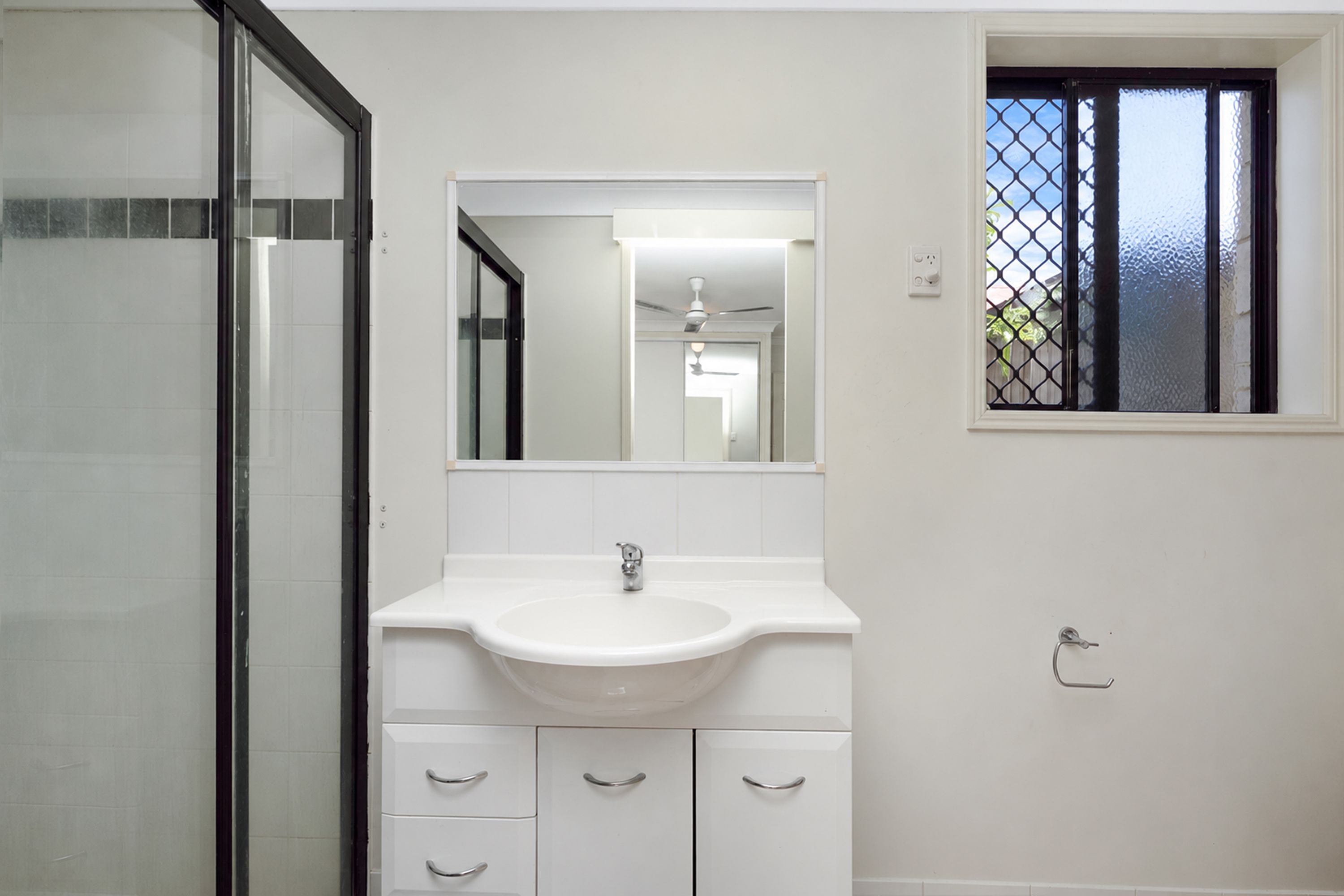 5/8 Barnard Street — photo 9 of 12