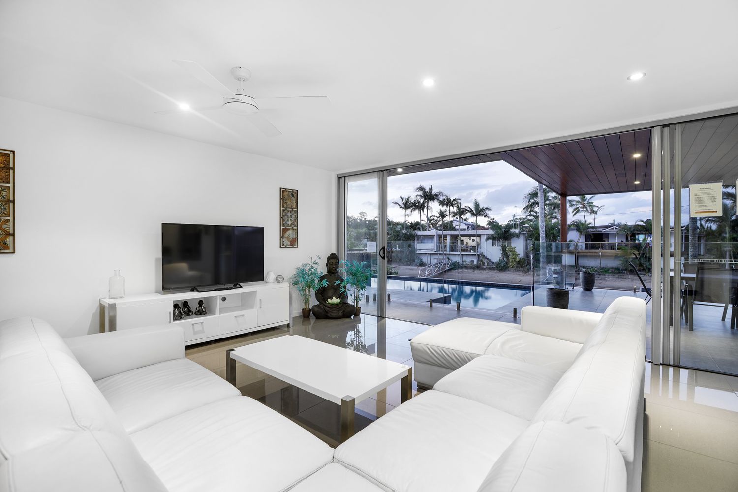 11 Buena Vista Court, Broadbeach Waters, QLD 4218
