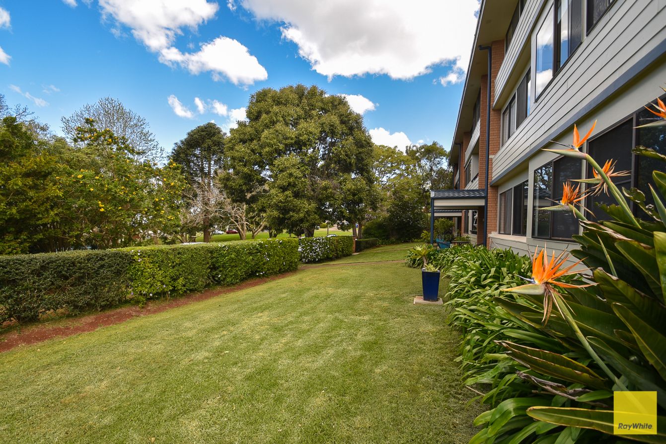 16-18 Golfers Crescent, Tamborine Mountain QLD 4272