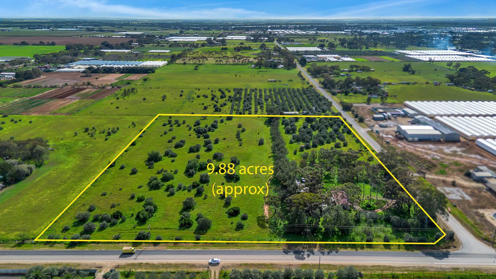 5 Broadacres Drive — photo 4 of 5