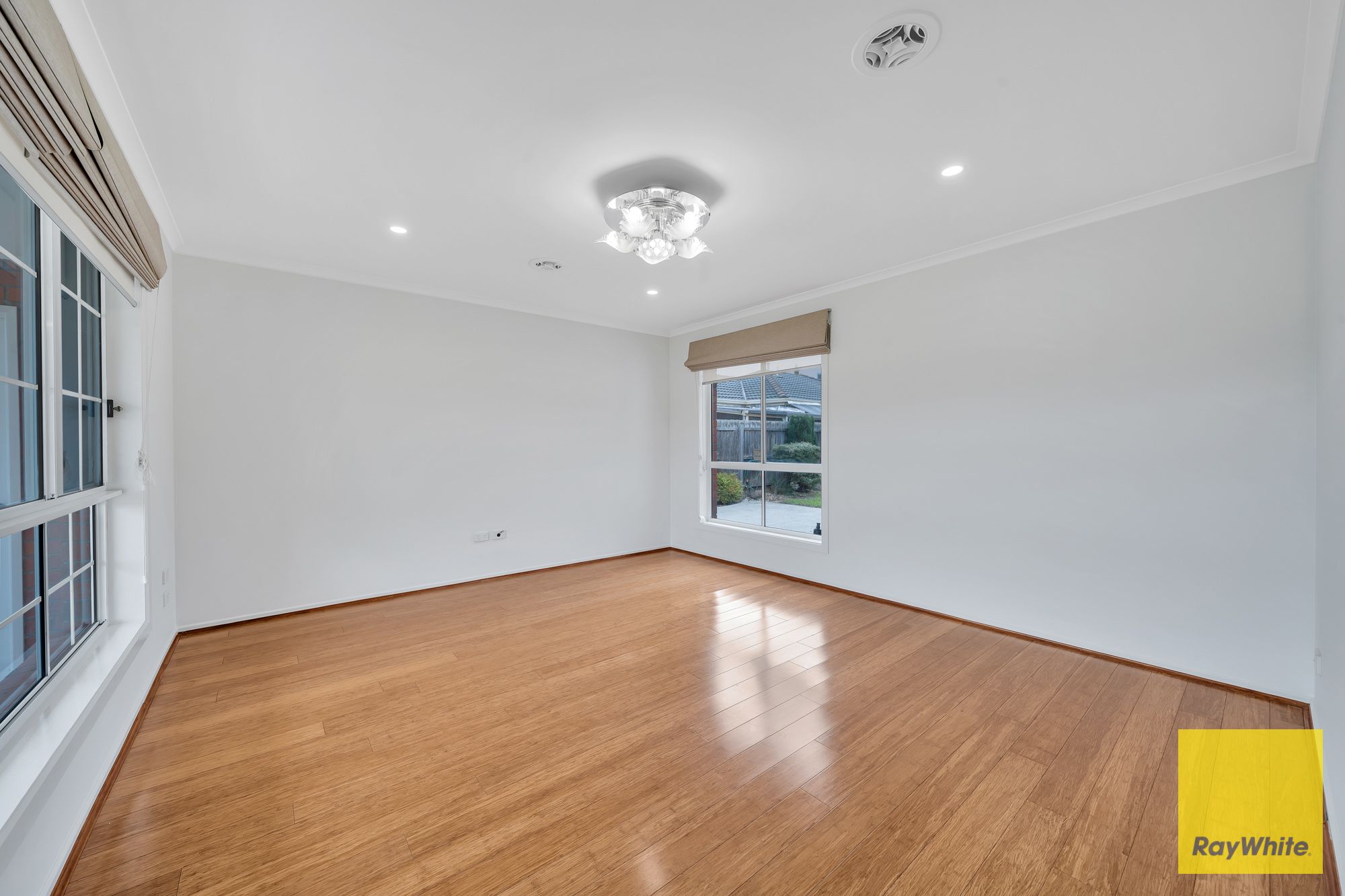 15 Moreton Court — photo 8 of 27