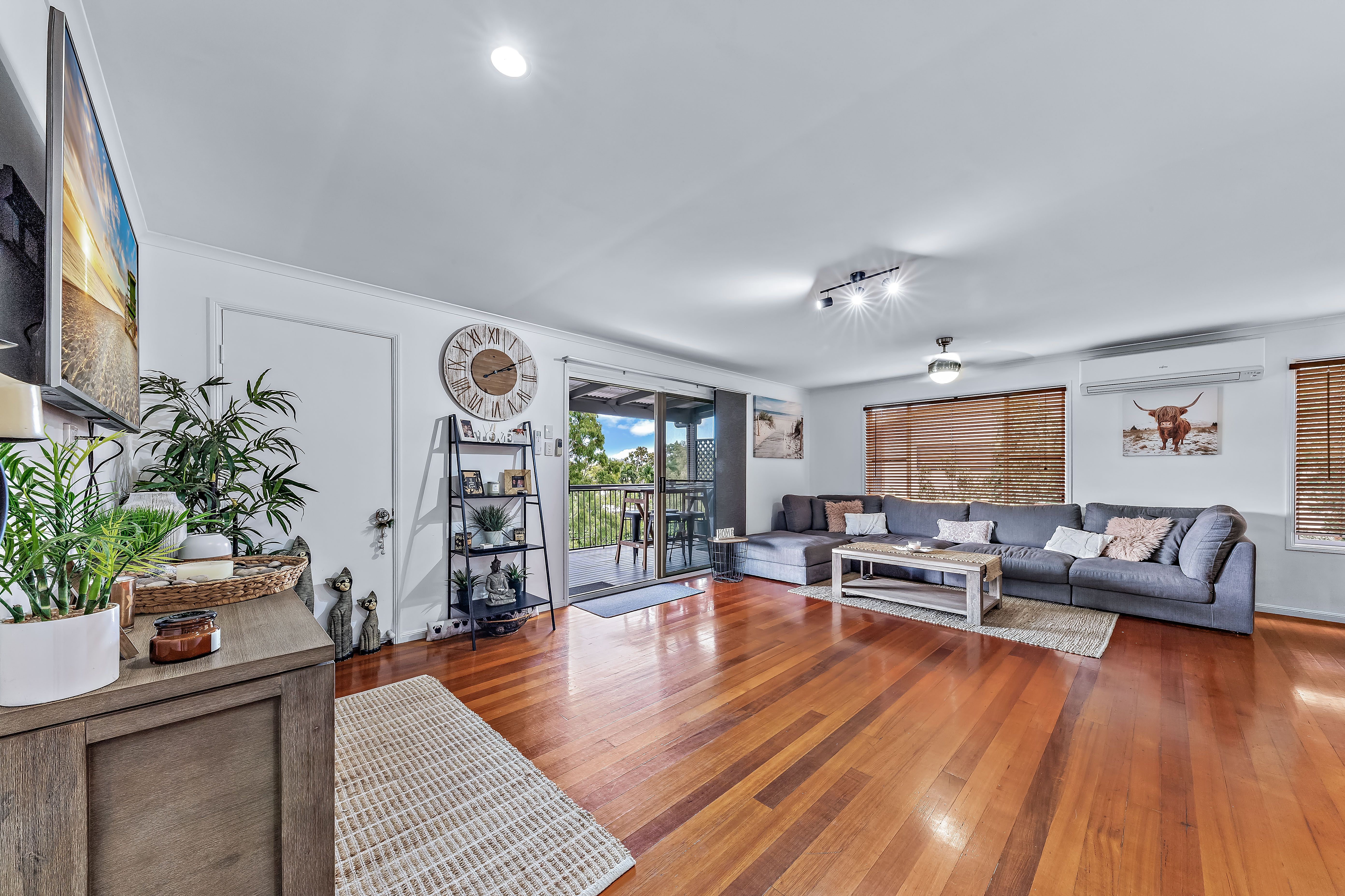10 South Molle Boulevard, Cannonvale QLD 4802