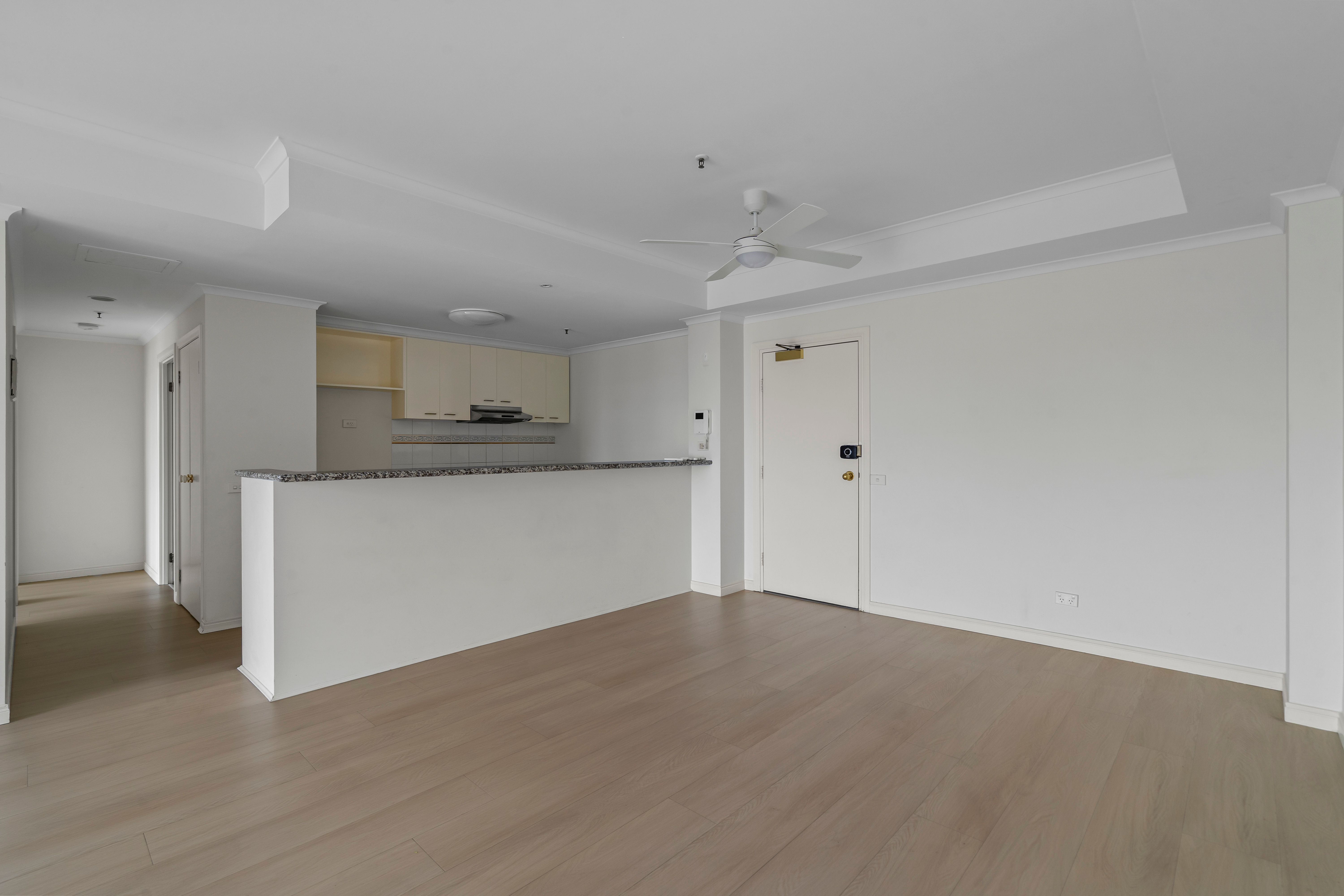 1909/83 Queensbridge Street — photo 8 of 17
