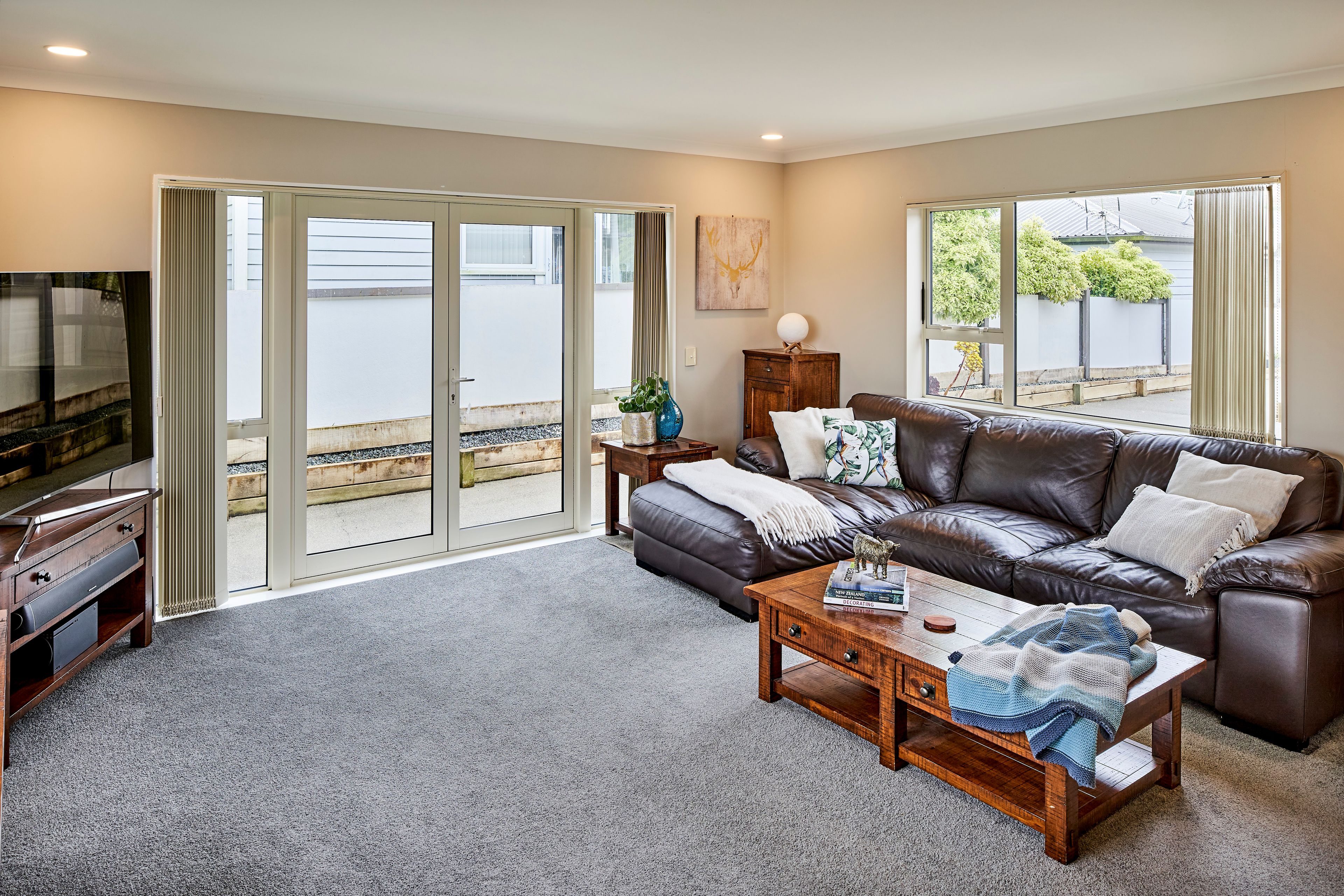 9B Pinkerton Grove, Newlands, Wellington City