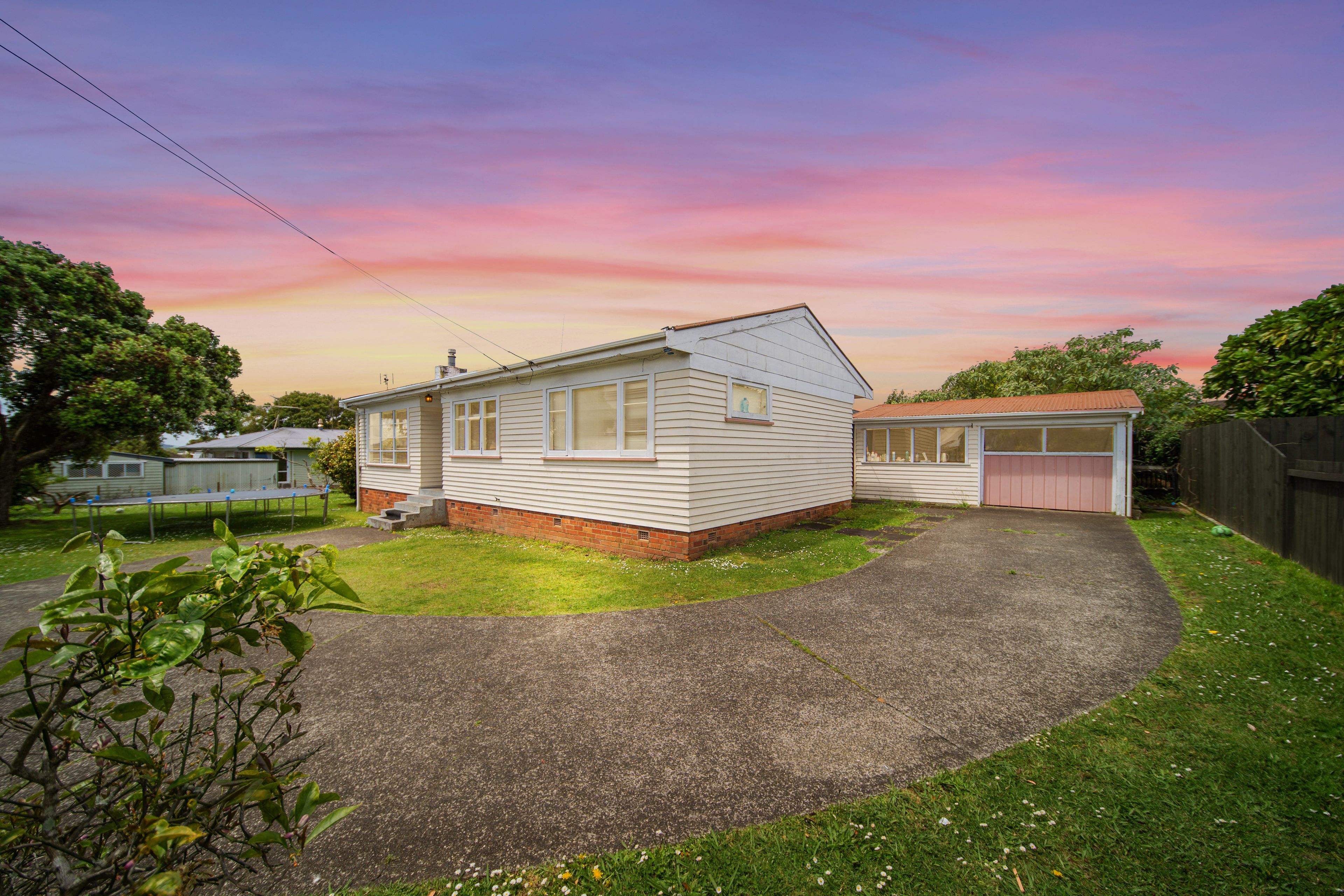 16 Hooks Road, Manurewa, Manukau City