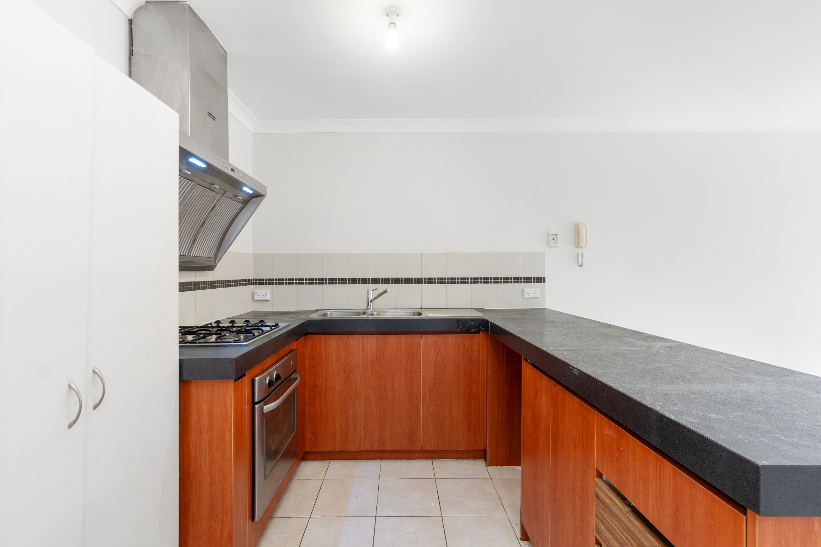 14/153 Sevenoaks Street, Cannington, WA 6107