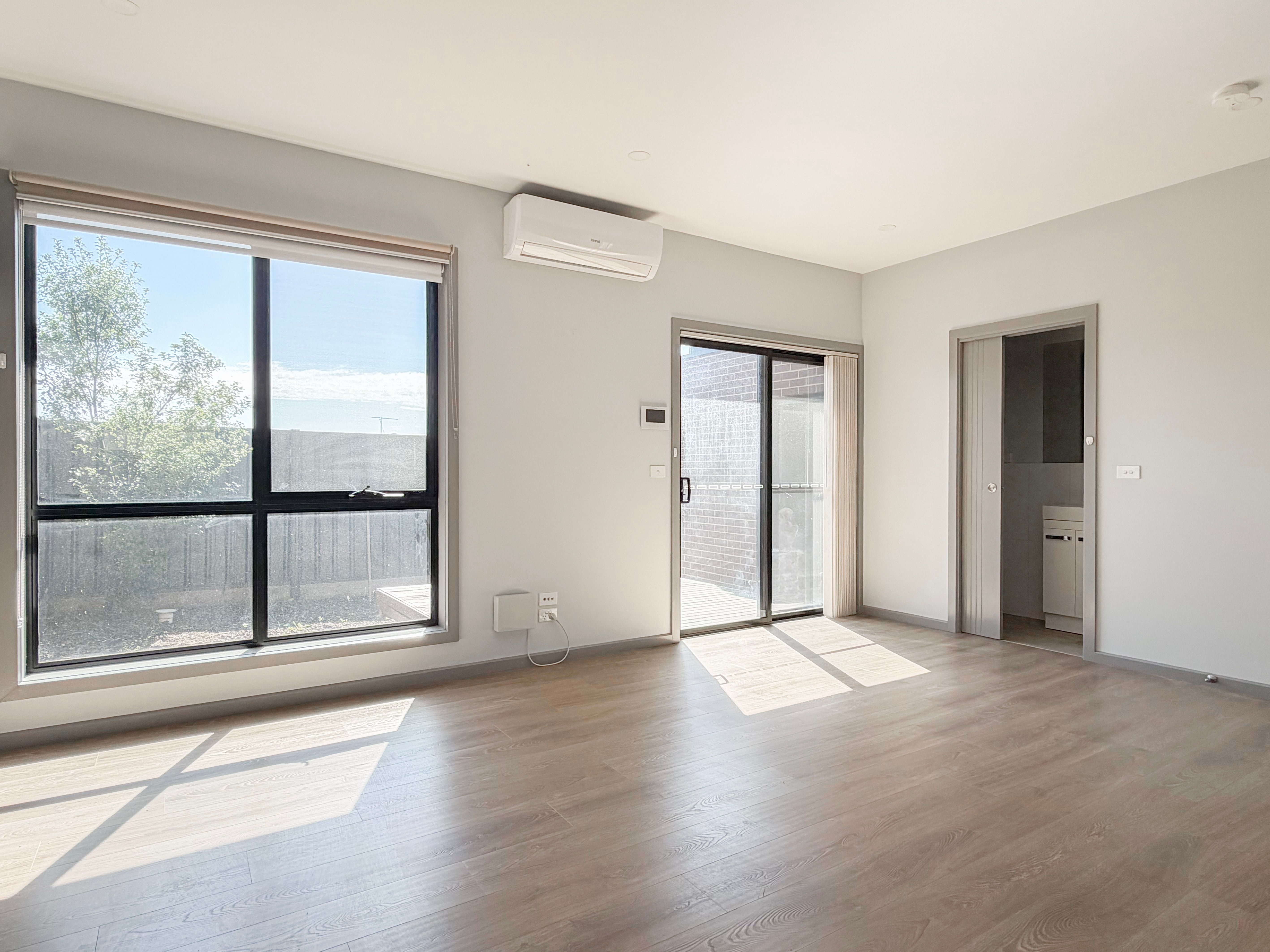 2/49 Shand Road — photo 4 of 14