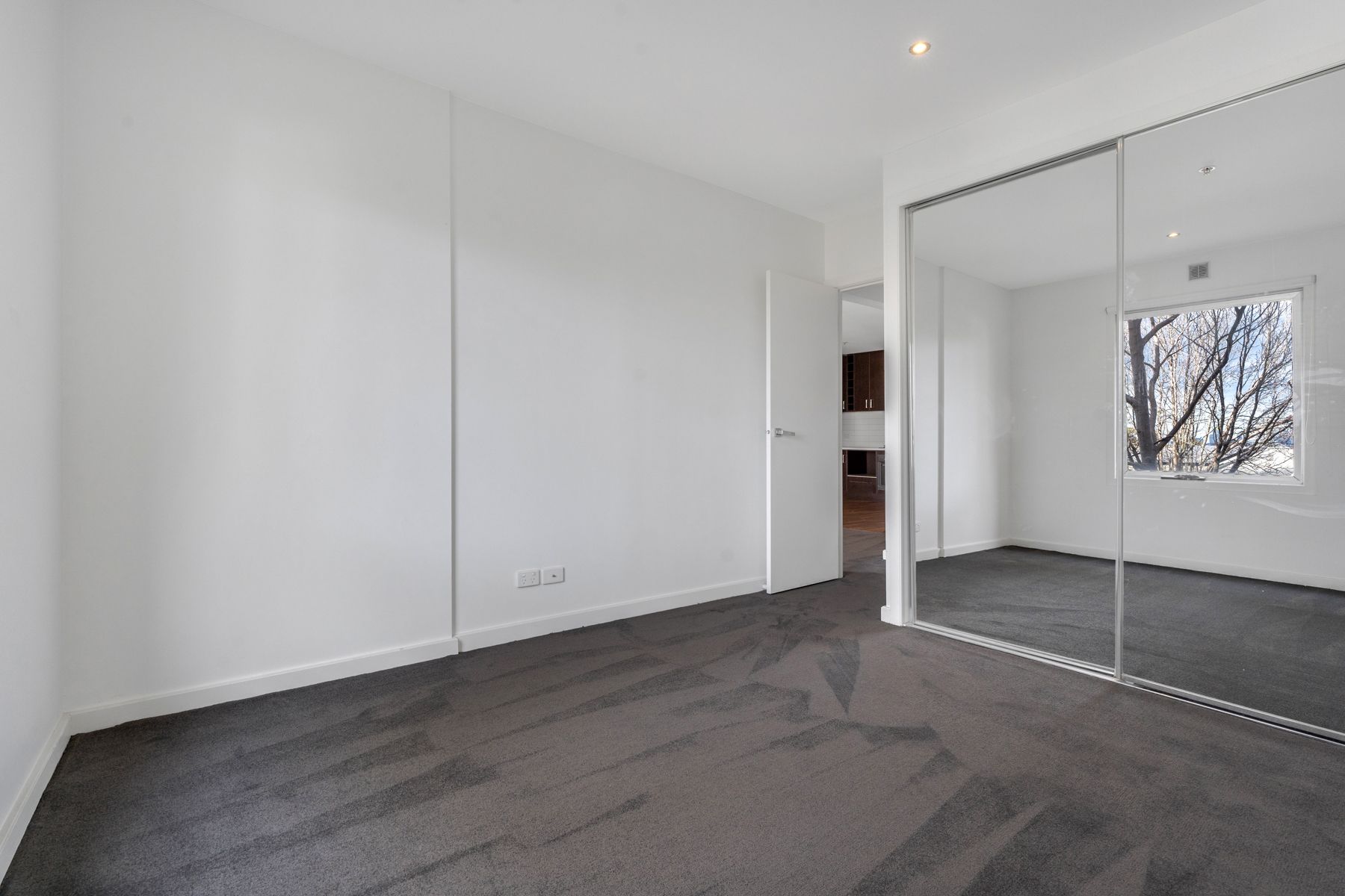 21/777 Bell Street — photo 11 of 16