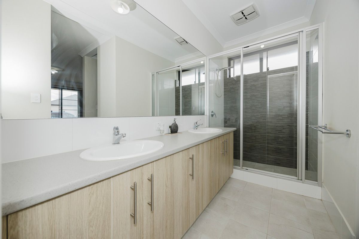 24 Lofter Way — photo 8 of 17
