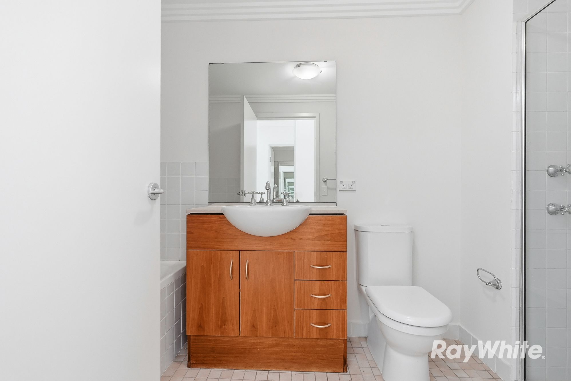 11/4-10 Benedict Court — photo 13 of 20