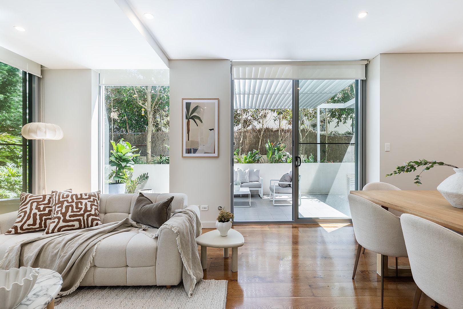 G03/33 Waverley Street — photo 3 of 15