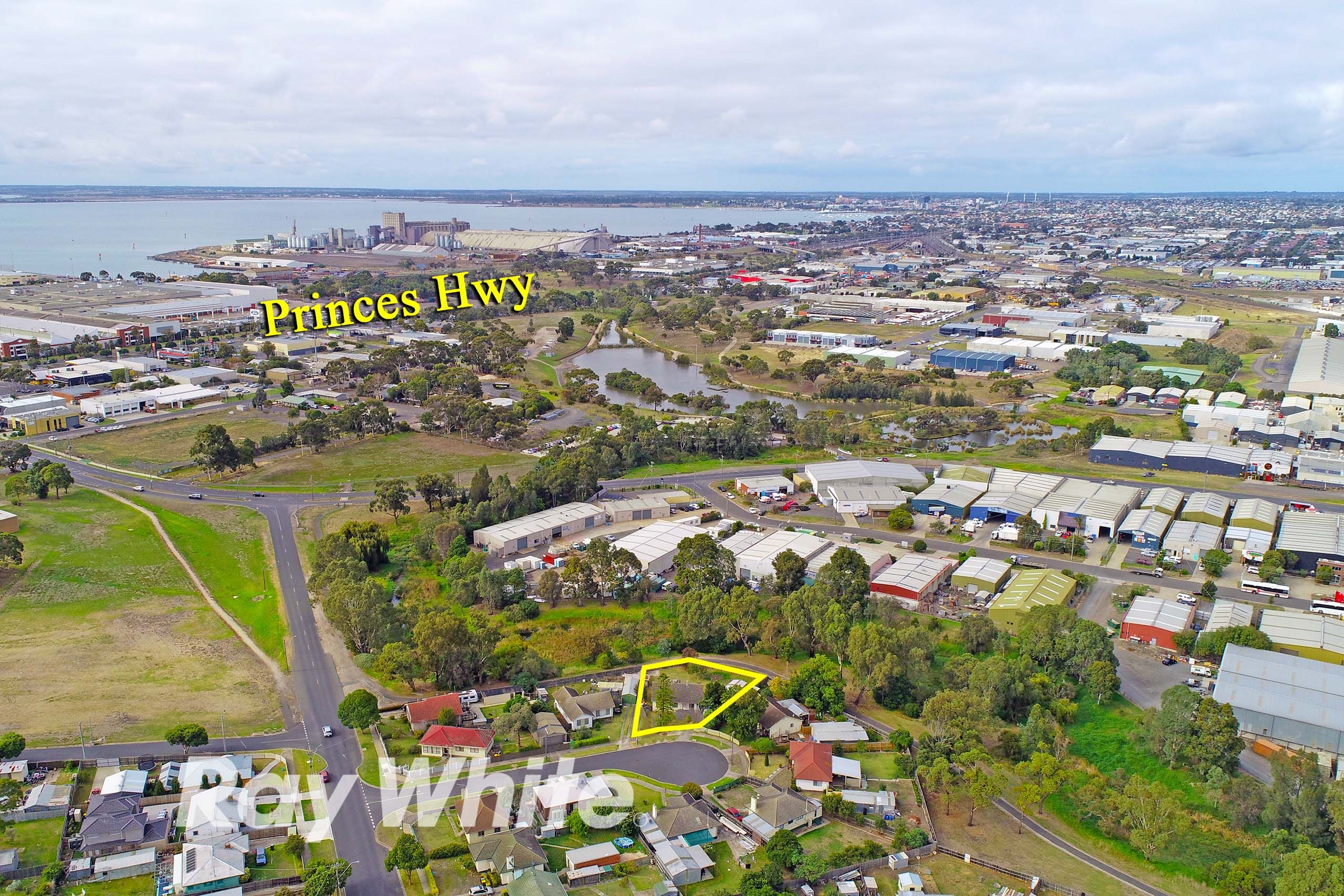 2 Nowra Court, Norlane, VIC 3214