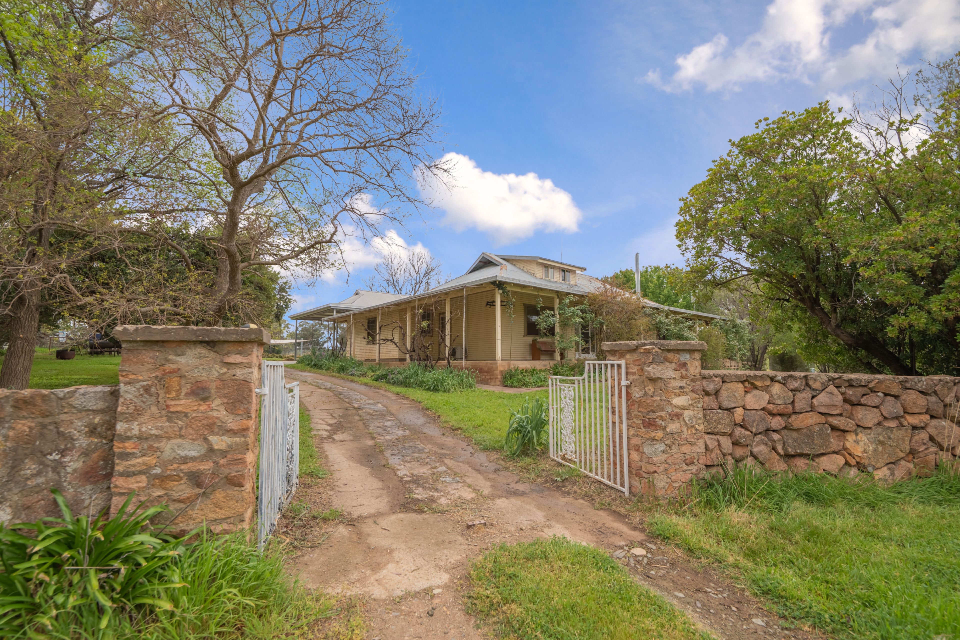 "Moura" Waterhole Creek Road — photo 10 of 30