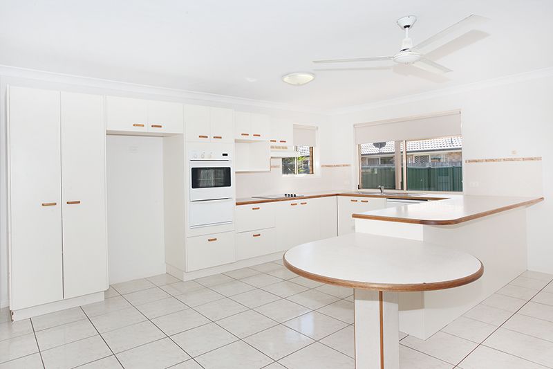 3 Sweetbrush Place, Mountain Creek, QLD 4557