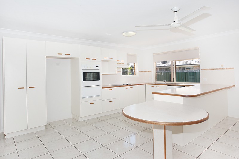 3 Sweetbrush Place, Mountain Creek, QLD 4557