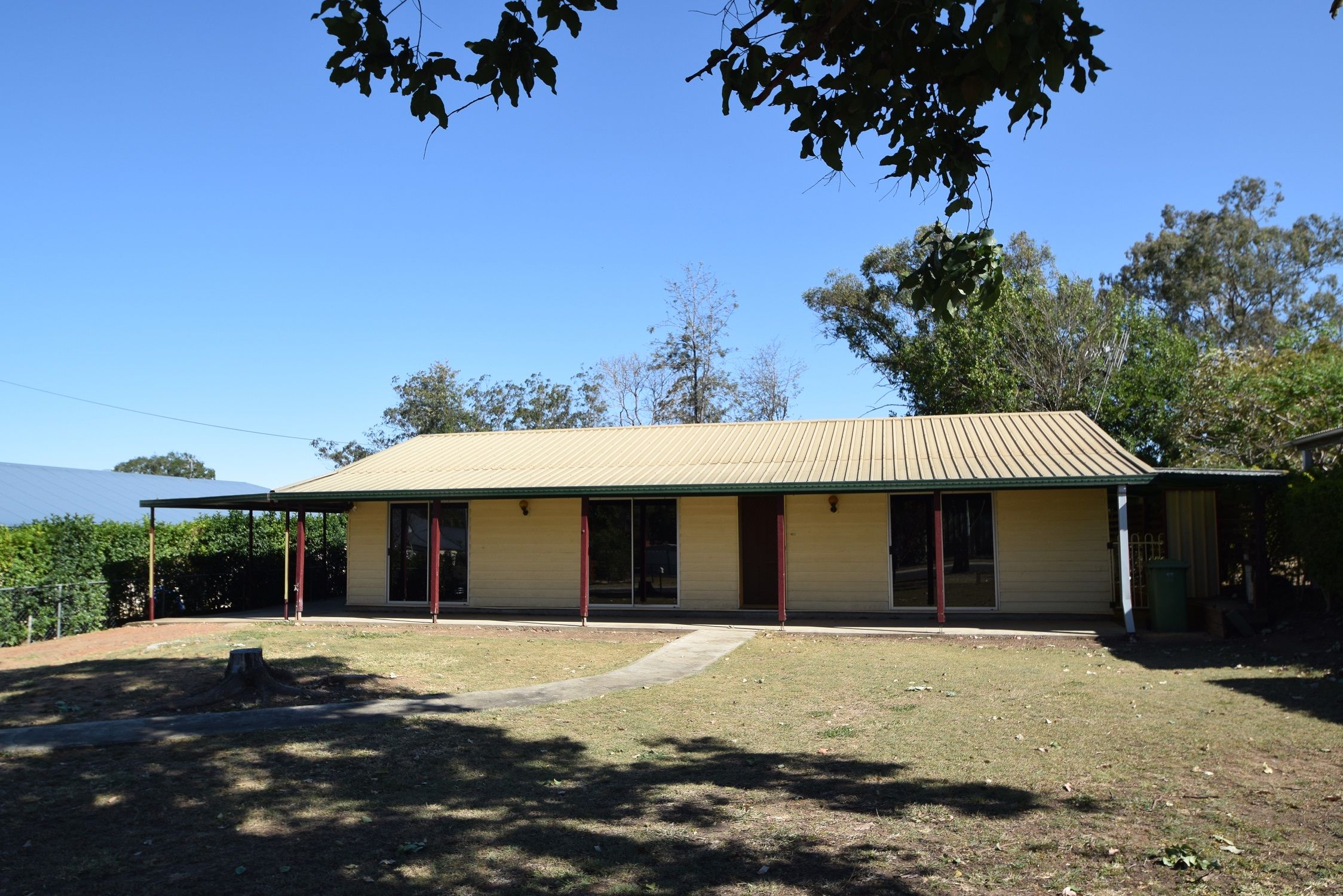 8 Elizabeth Street, Esk QLD 4312
