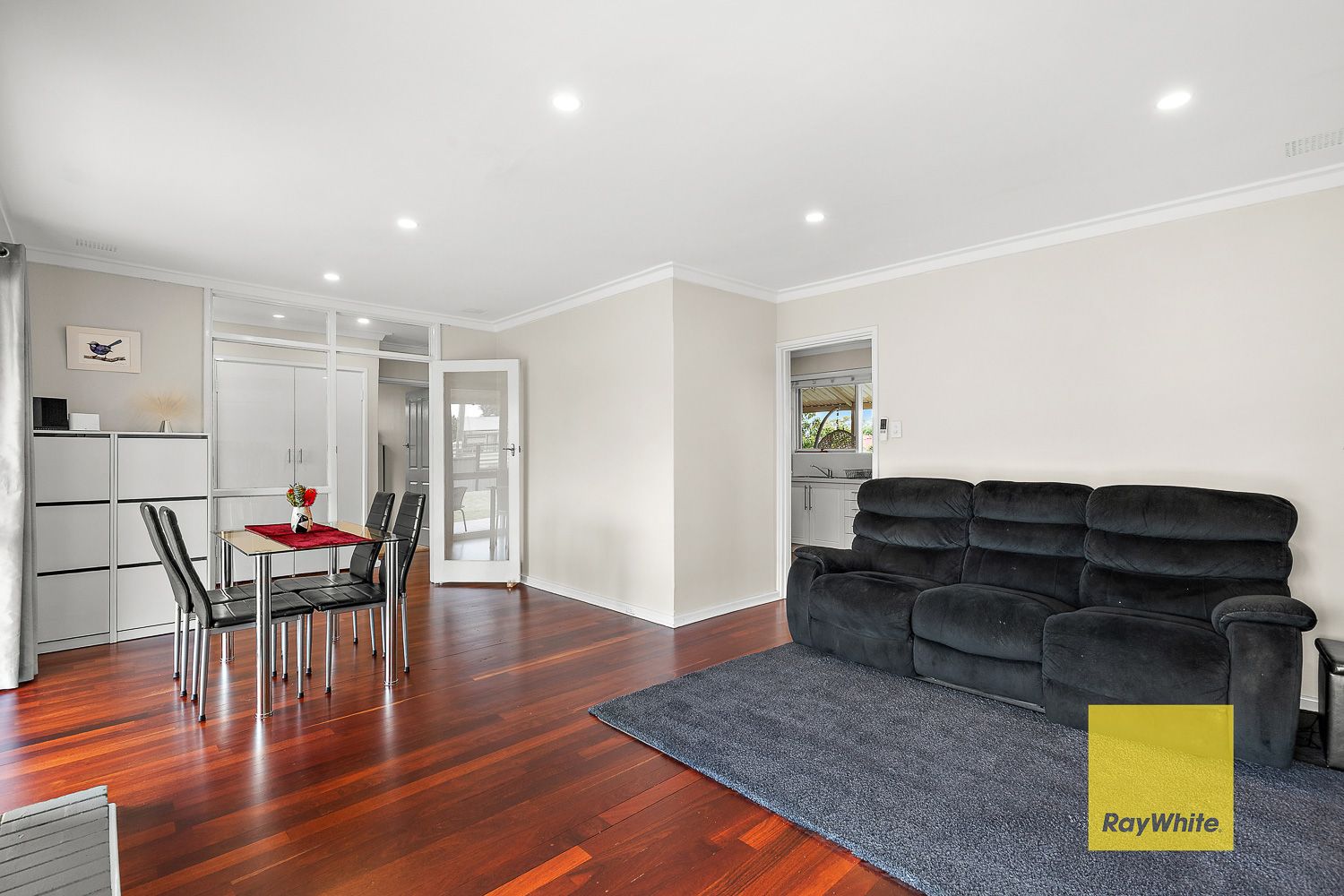 27 Glyndebourne Avenue — photo 13 of 23