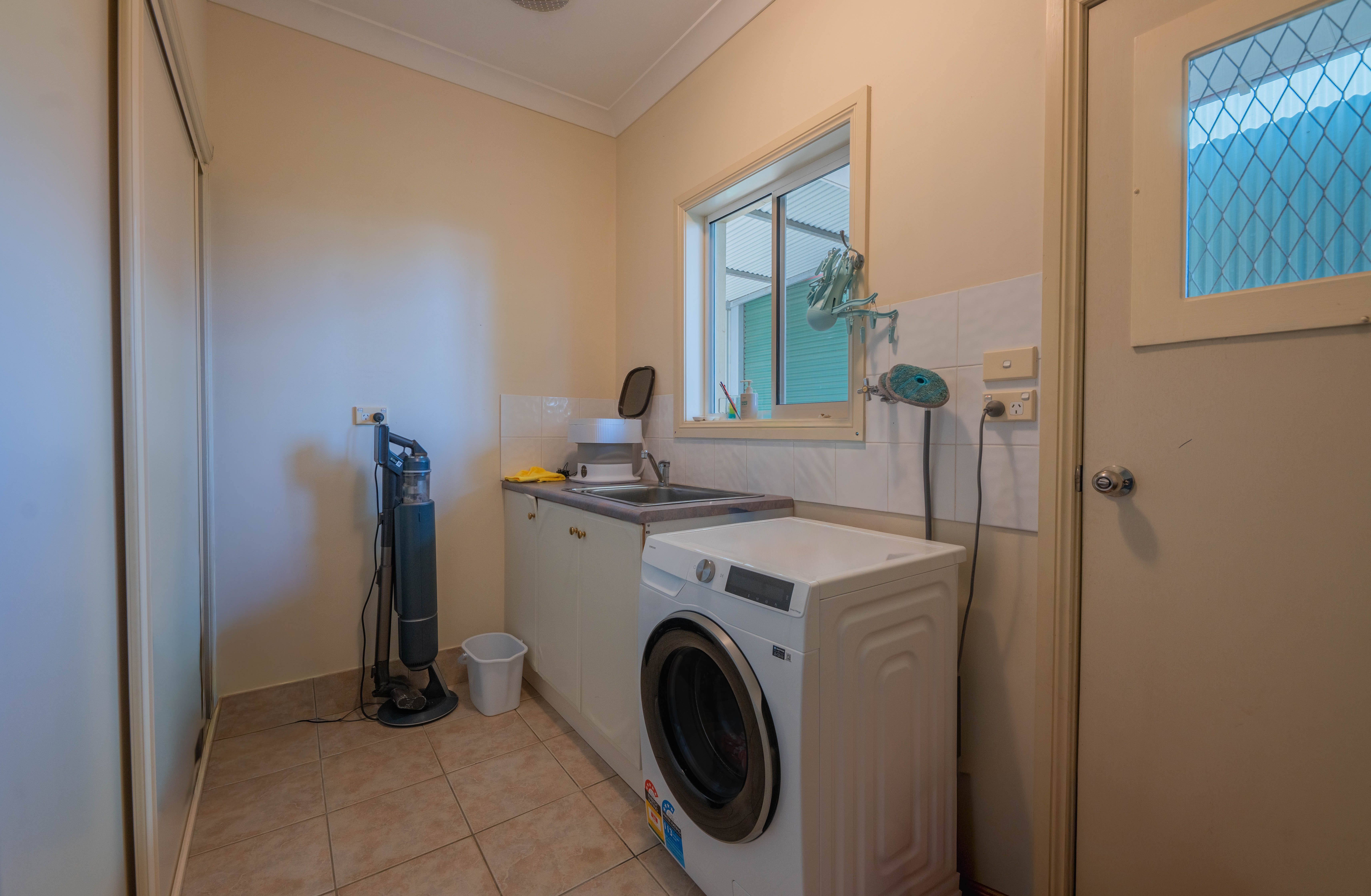 88 Gladstone Street — photo 15 of 20