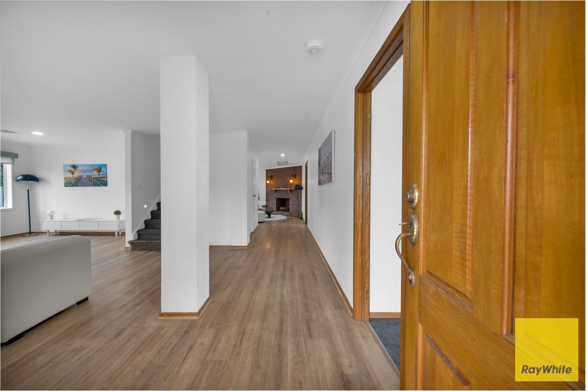 10 Ashton Crescent — photo 4 of 30