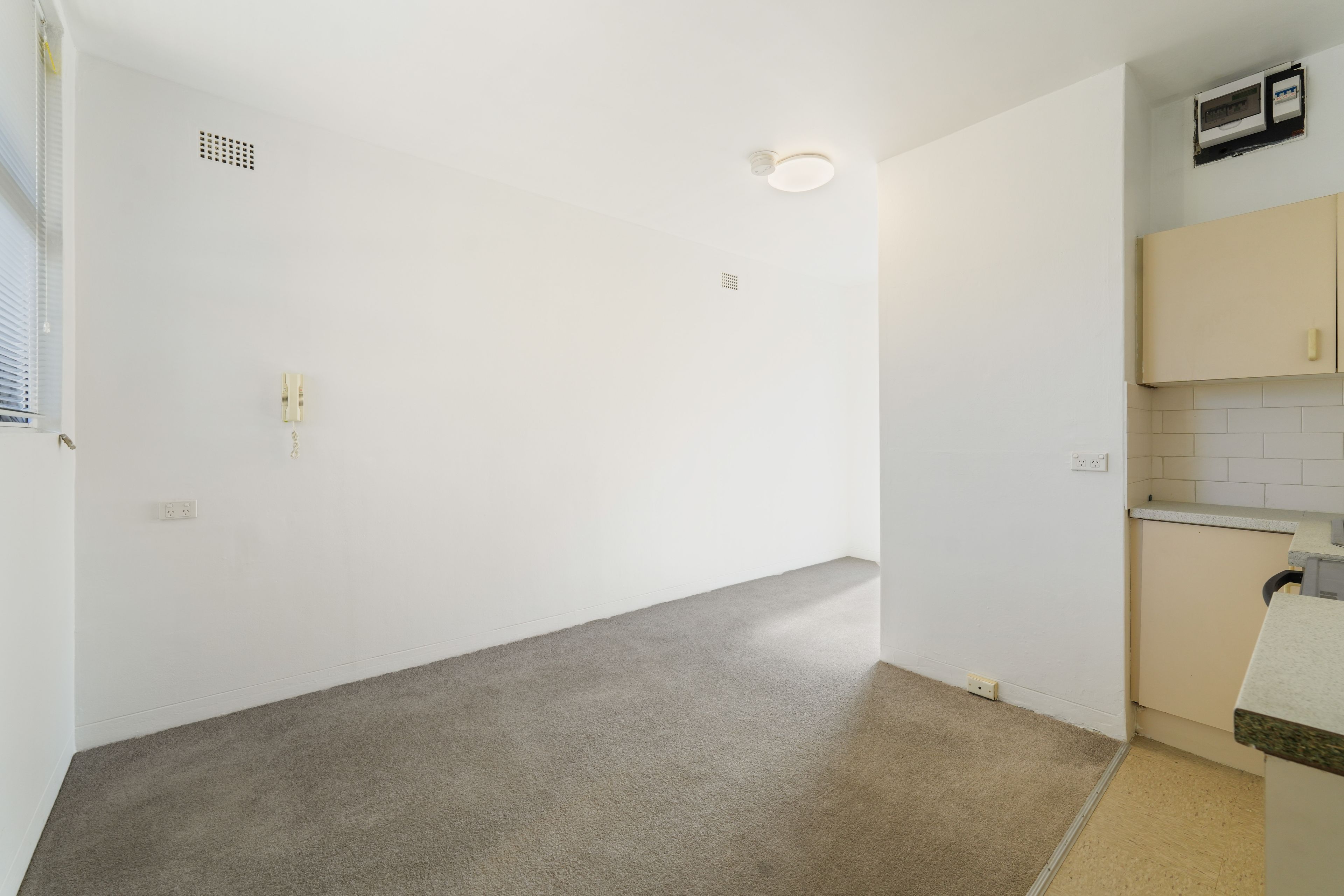 23/35 George Street — photo 3 of 9