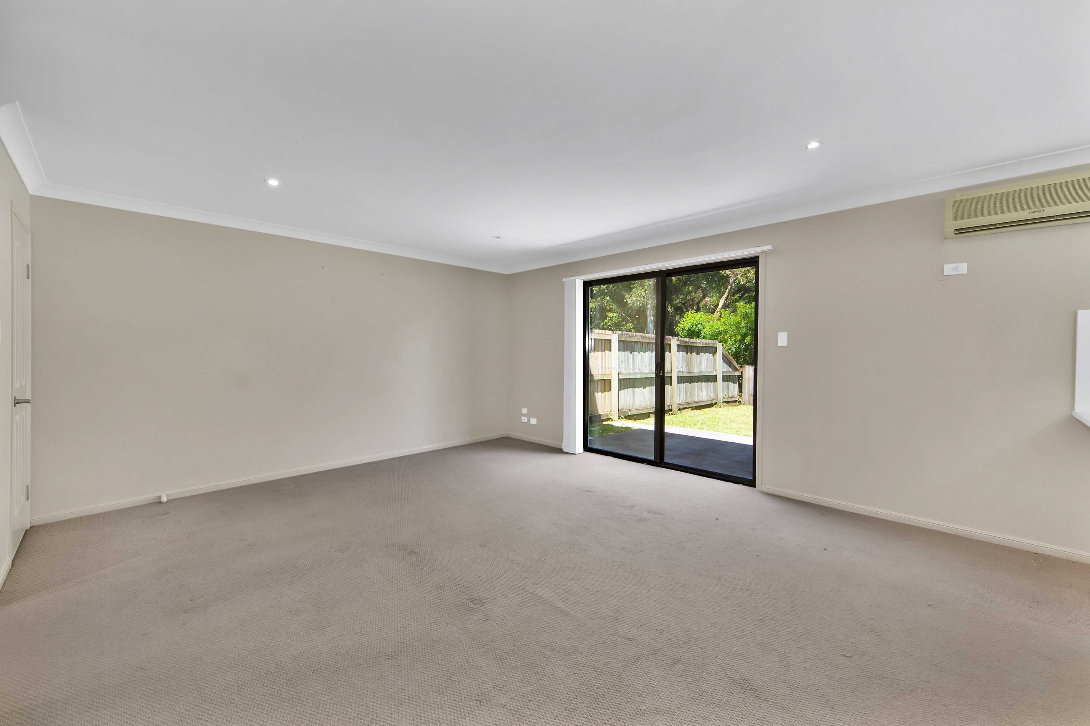 2/8 Chantrill Avenue, Nerang, QLD 4211