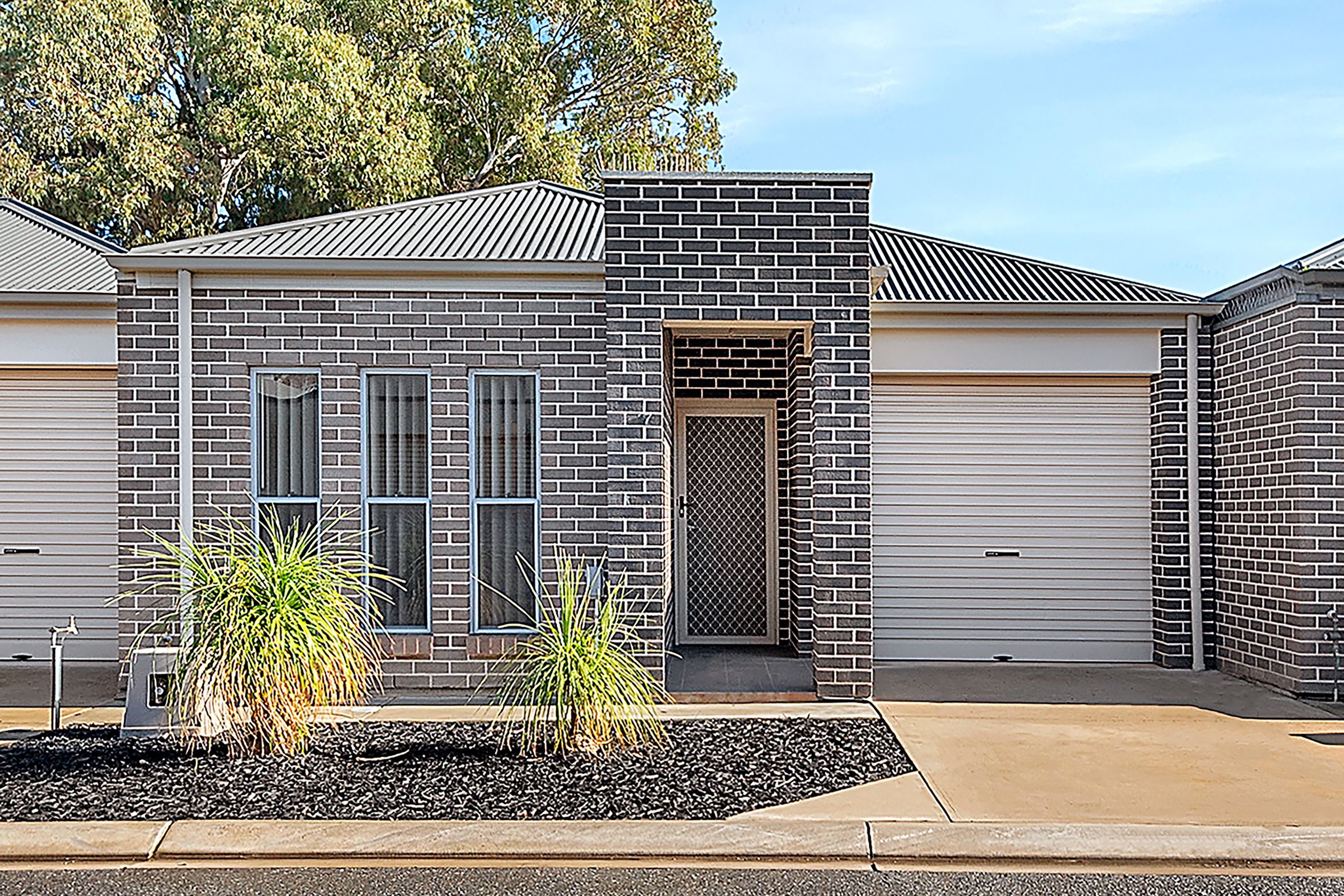7/19-23 Moir Street — photo from Ray White Mawson Lakes
