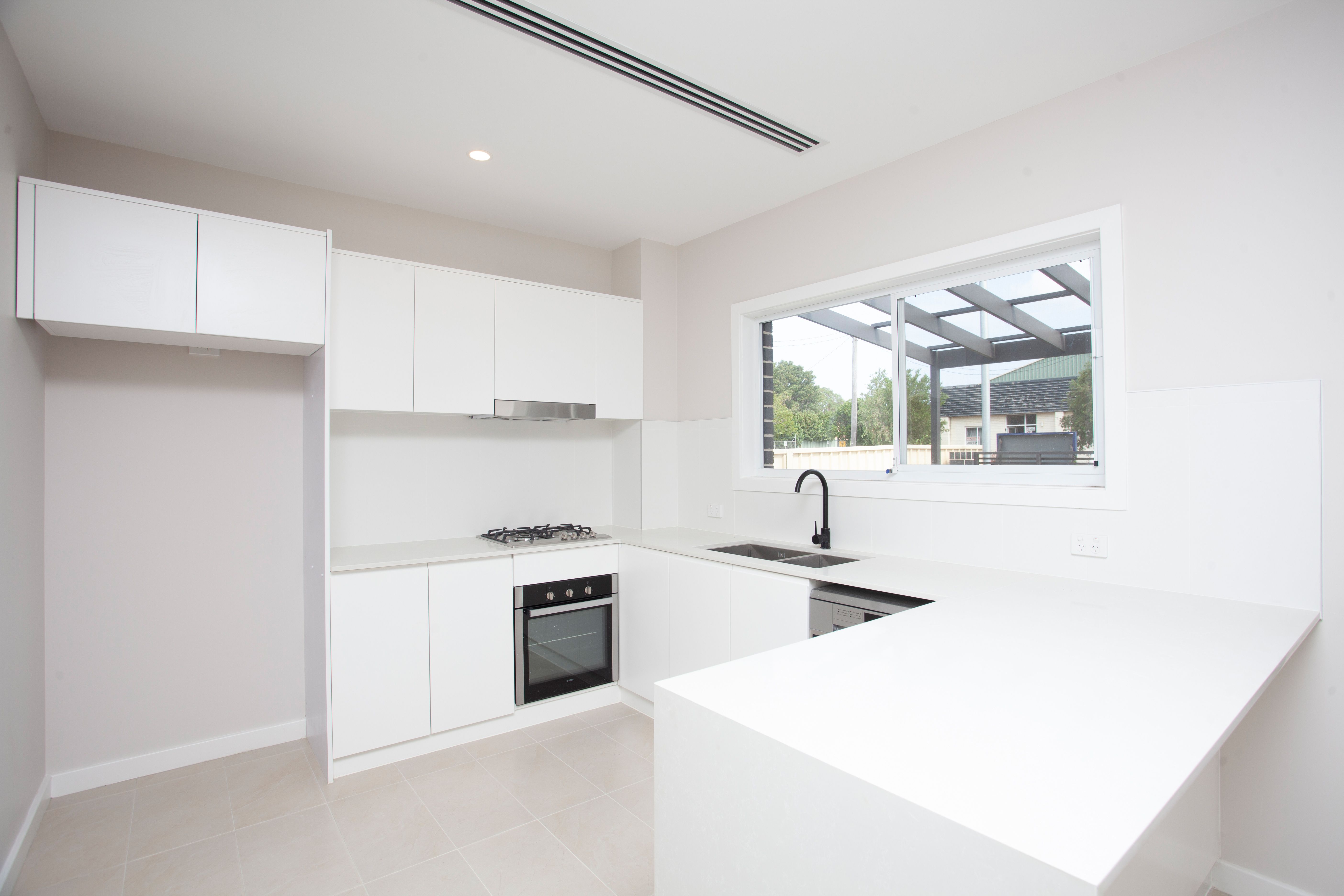 6 Storey Street, Oak Flats, NSW 2529