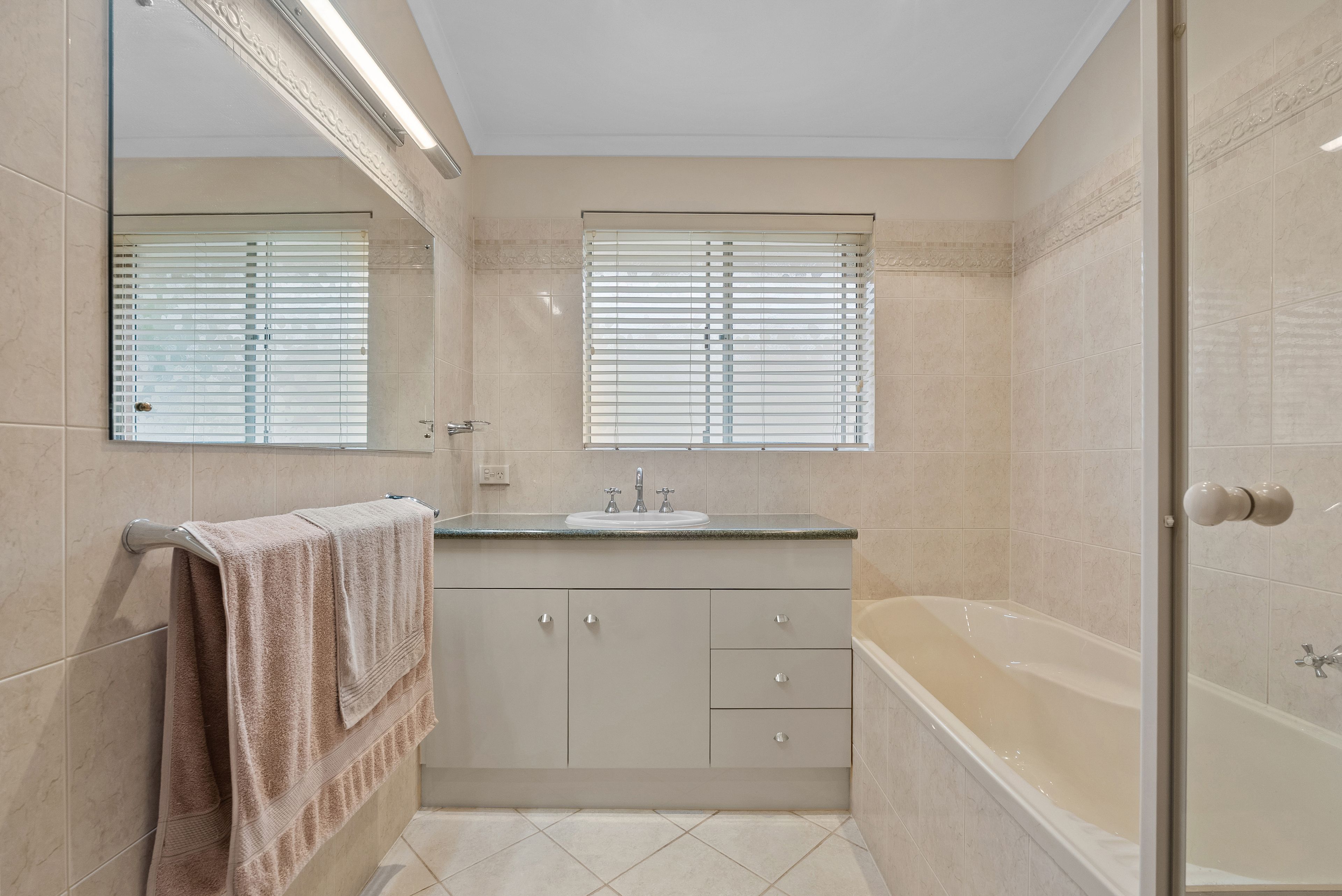 6 Budapest Road — photo 15 of 22