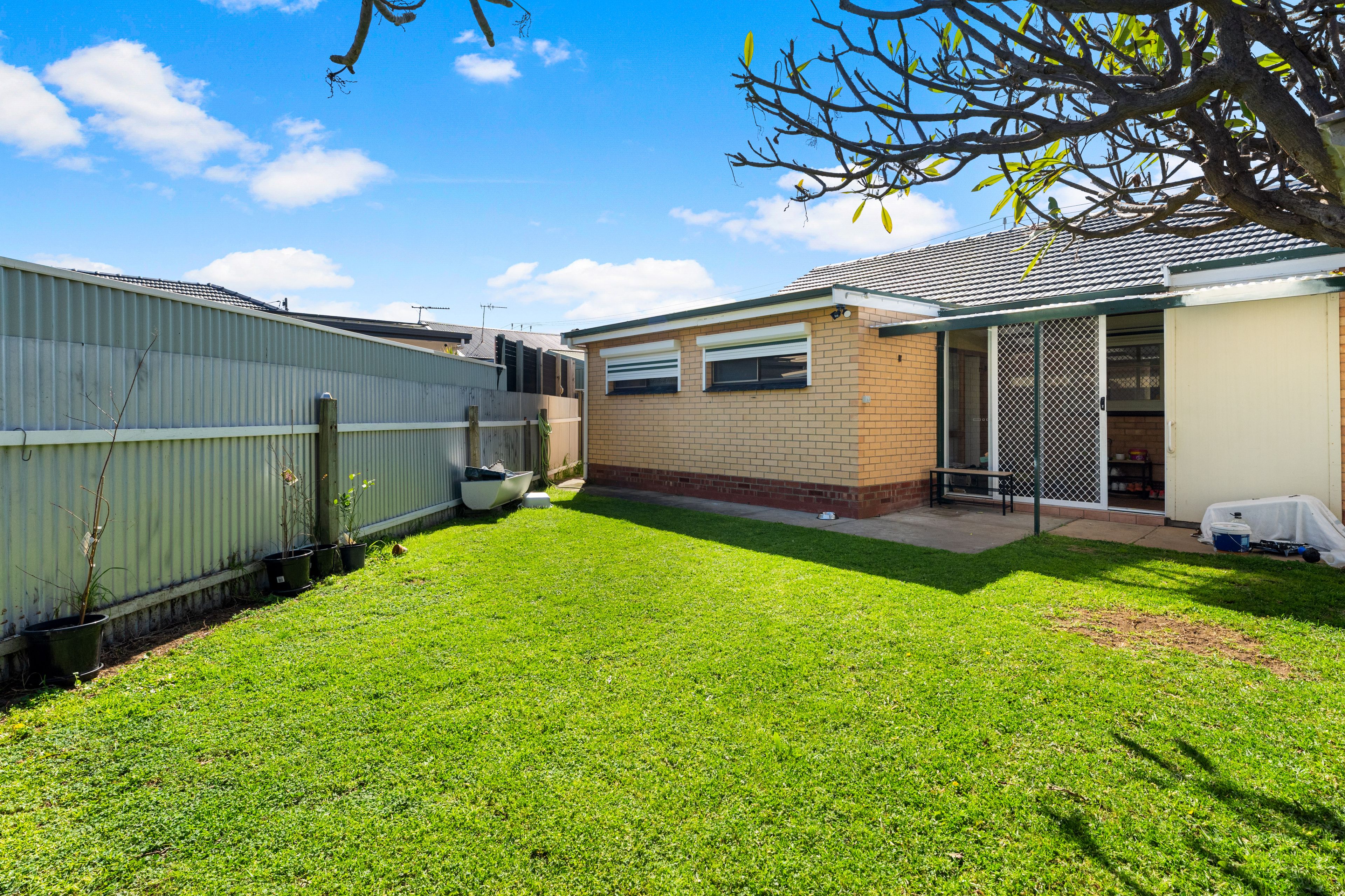 8 Hallville Street — photo 15 of 16