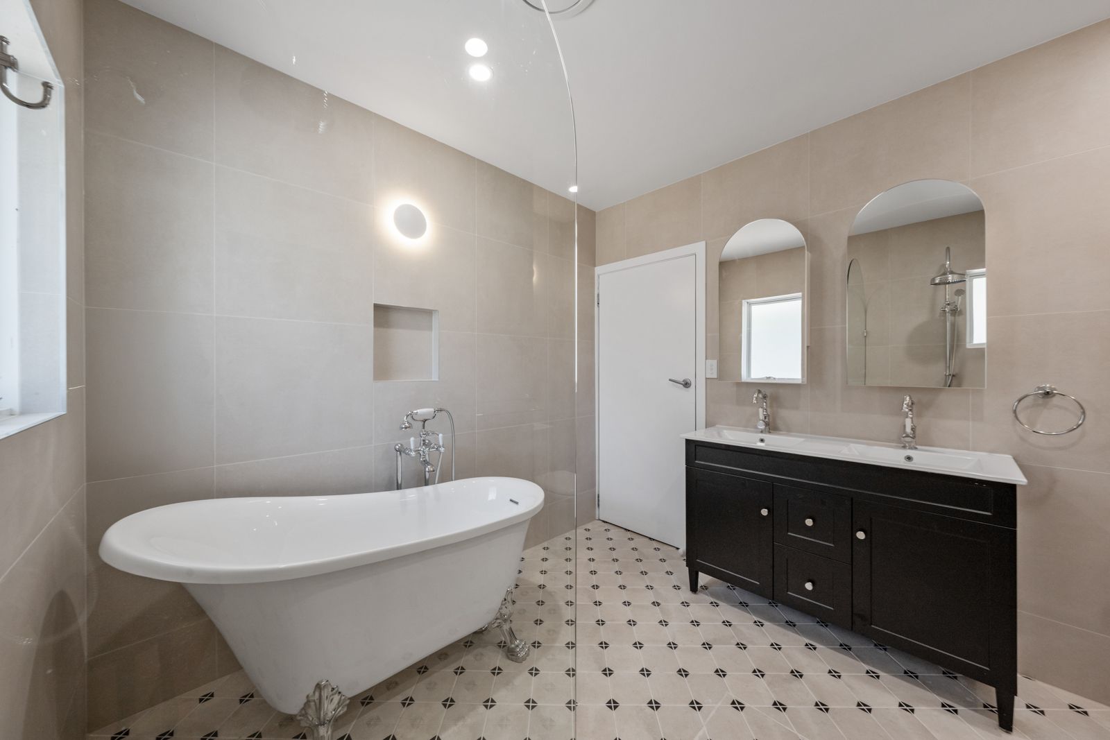 600 Robinson Road — photo 12 of 15