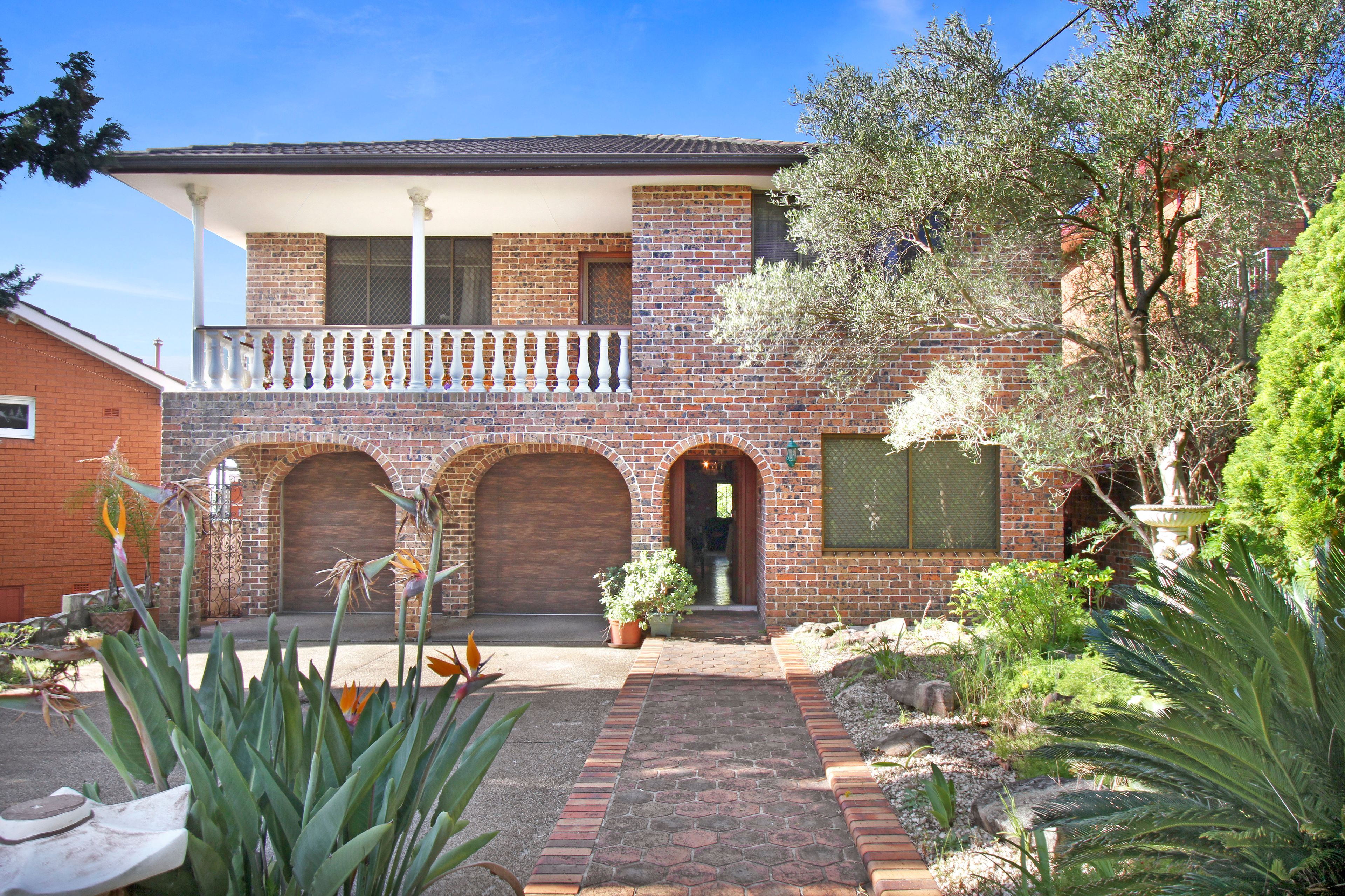 2 Laurina Avenue