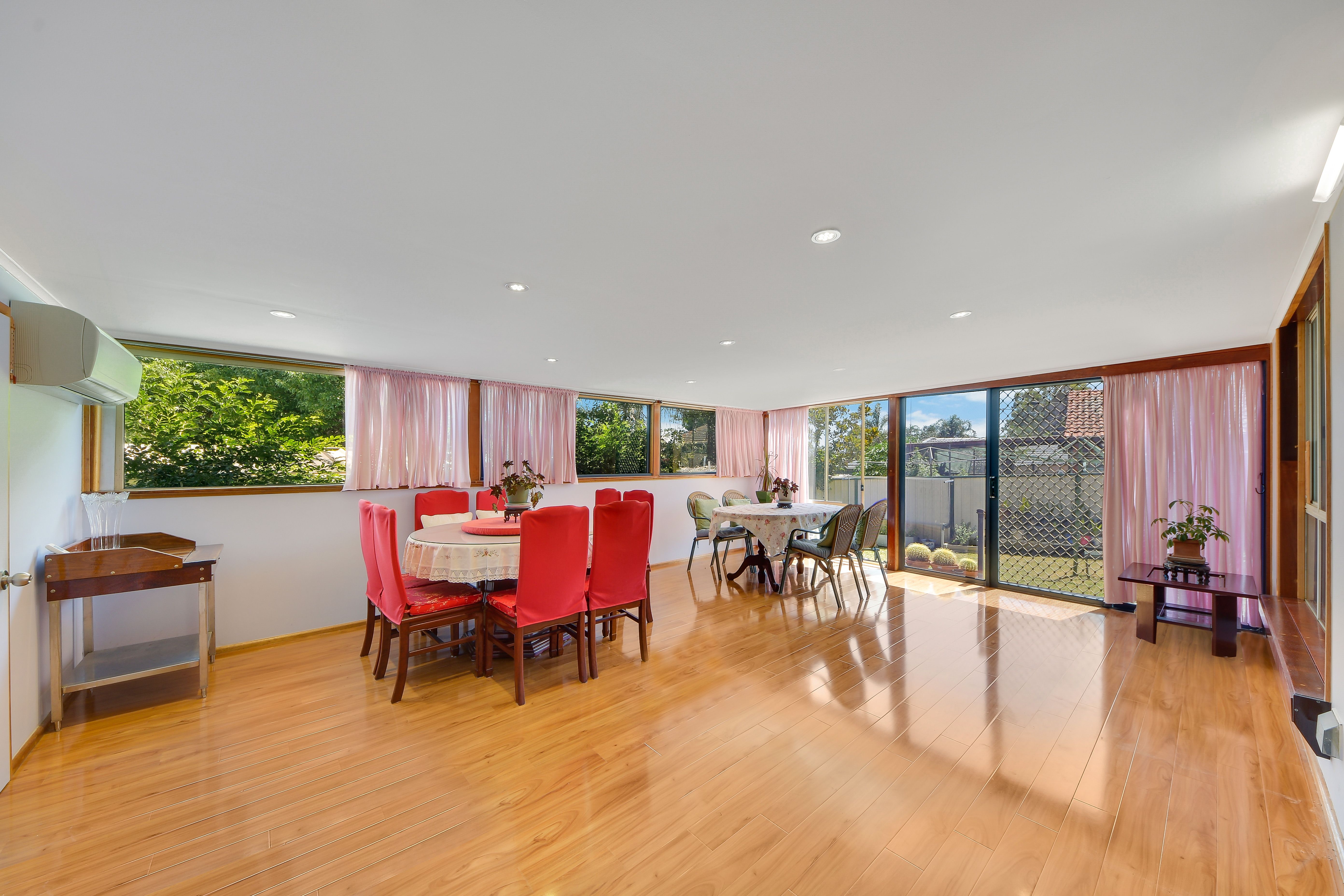 8 Hebrides Place, St Andrews, NSW 2566