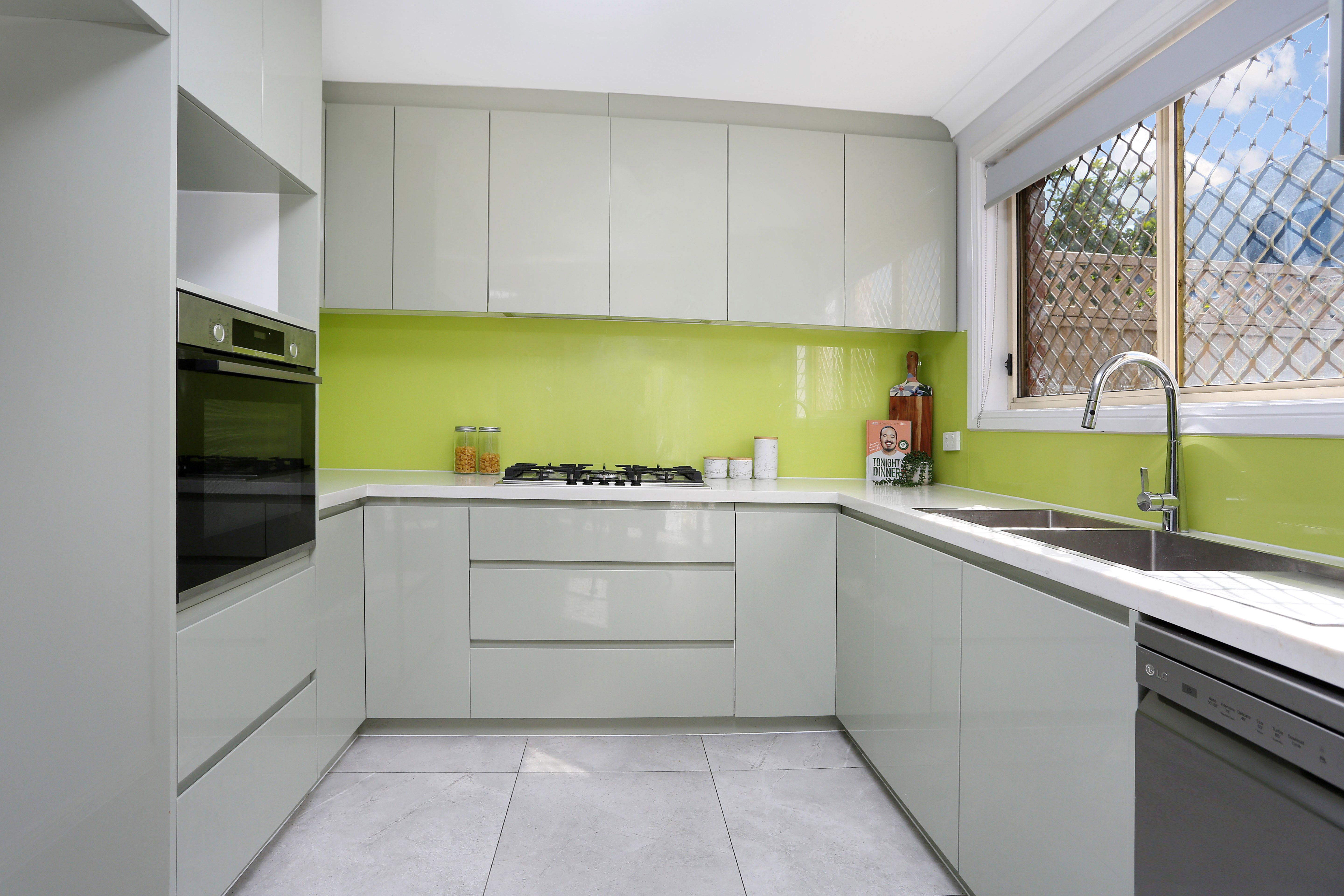 1/200 Targo Road — photo 3 of 15