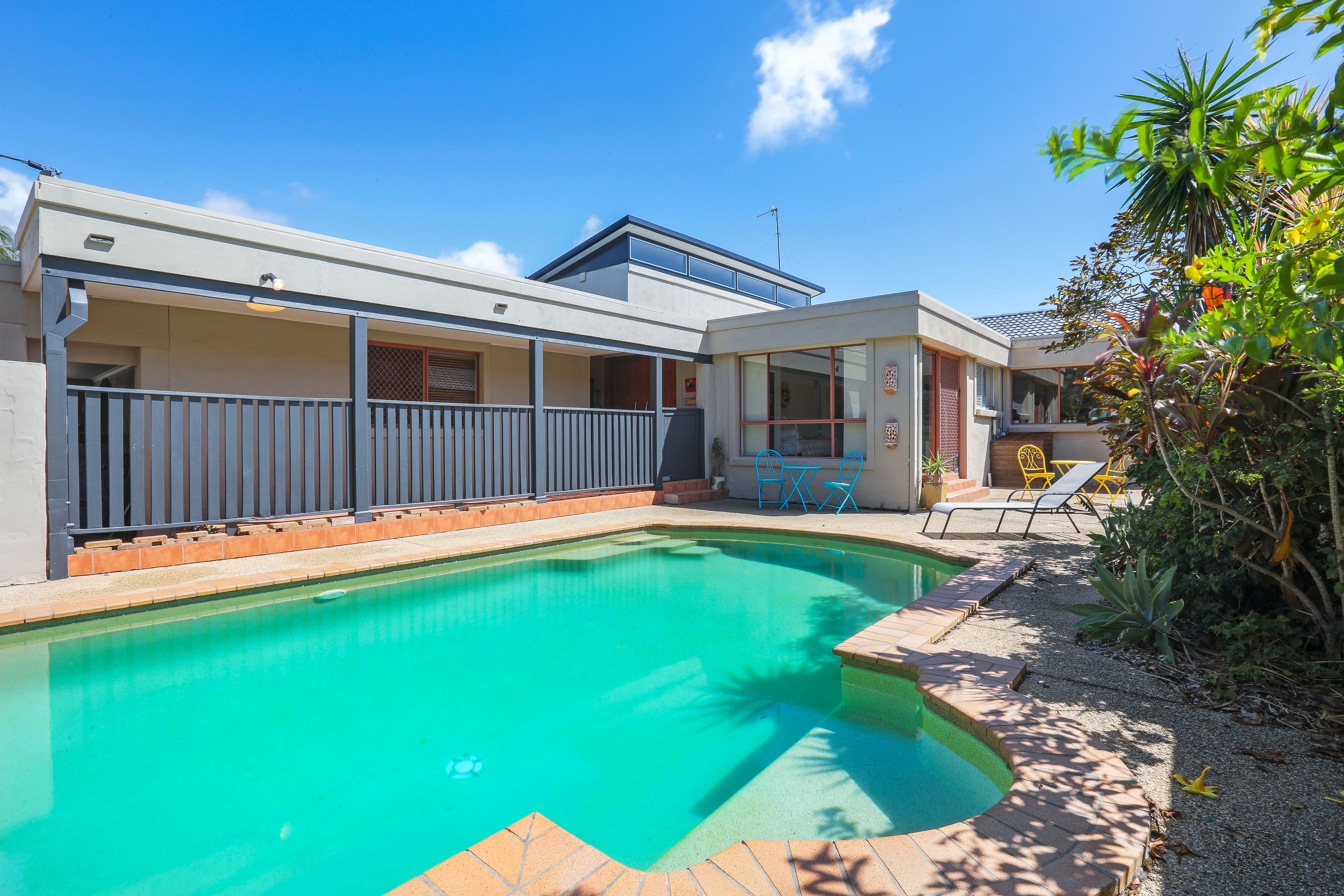 33 Rapallo Avenue, Isle Of Capri, QLD 4217