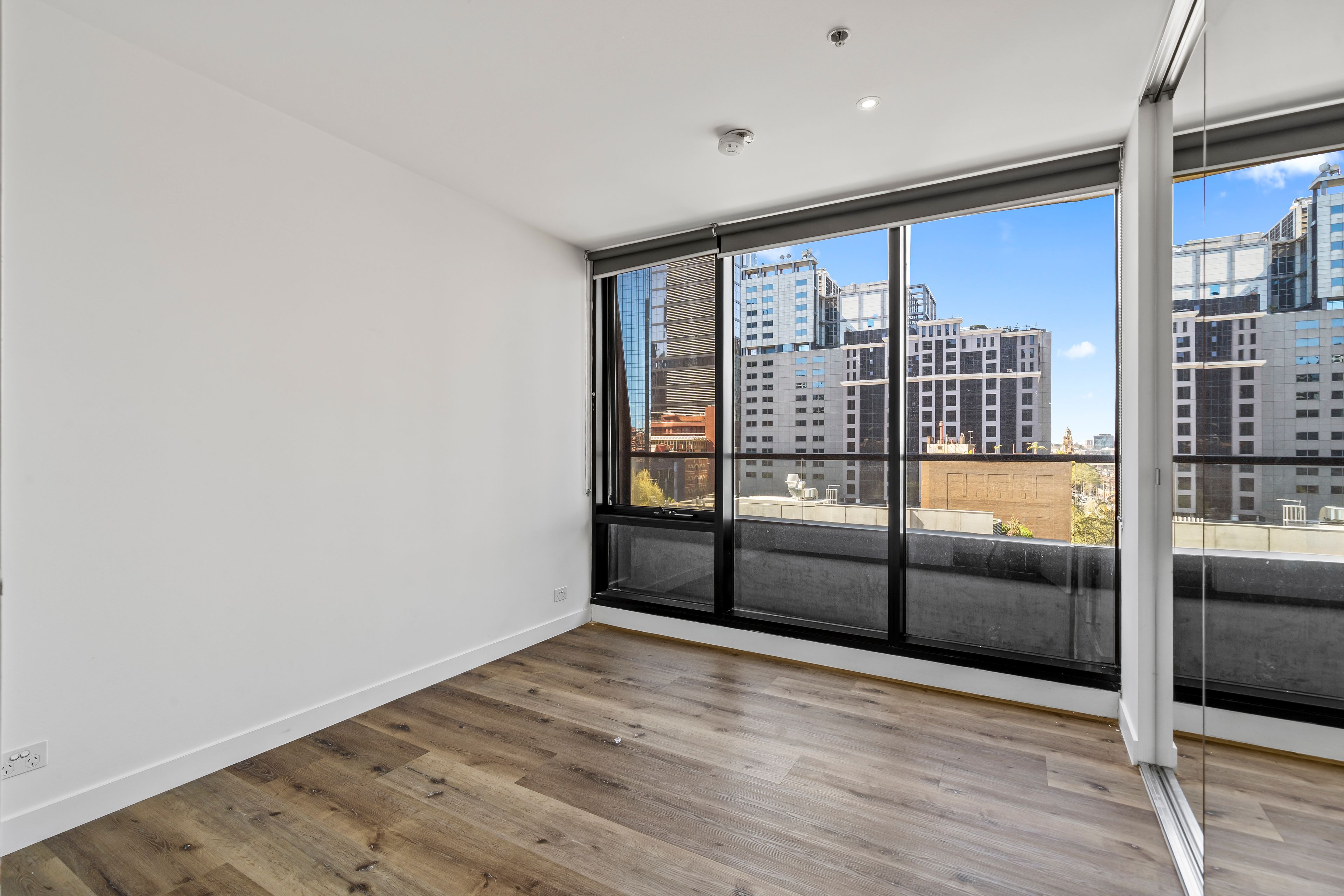 1010/7 Katherine Place — photo 3 of 12
