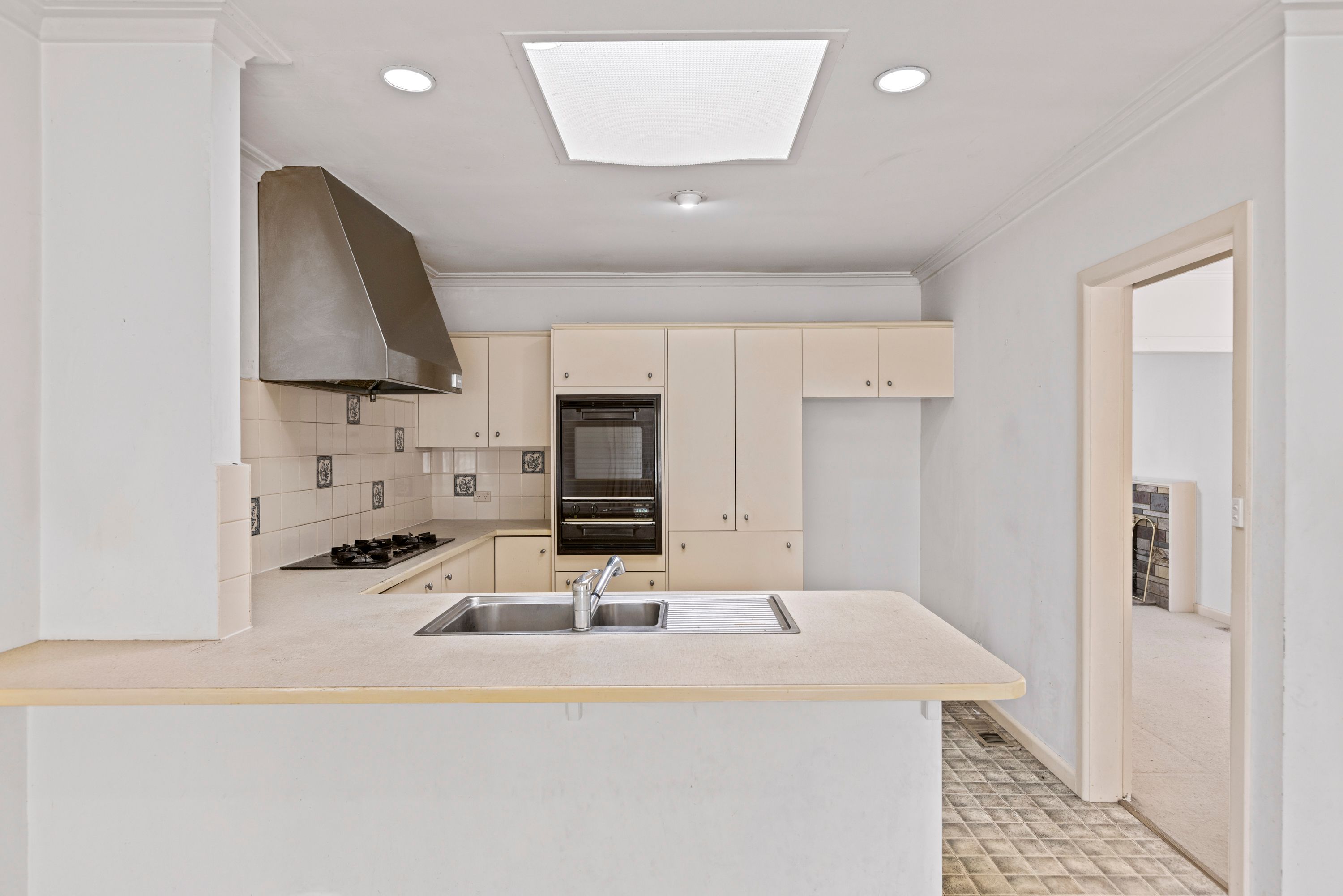15 Blue Hills Avenue — photo 3 of 13