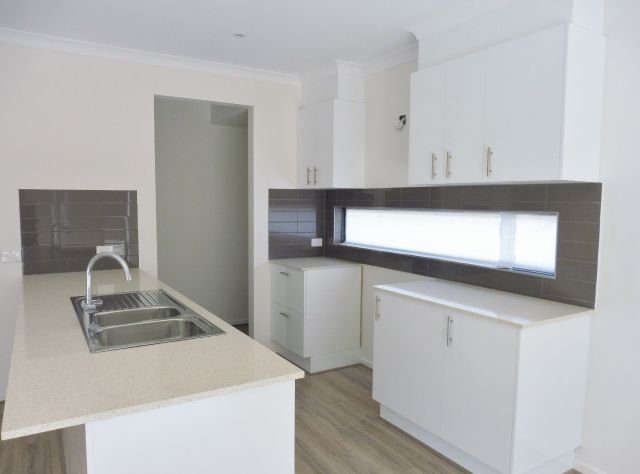5 Timble Way, Clyde North, VIC 3978