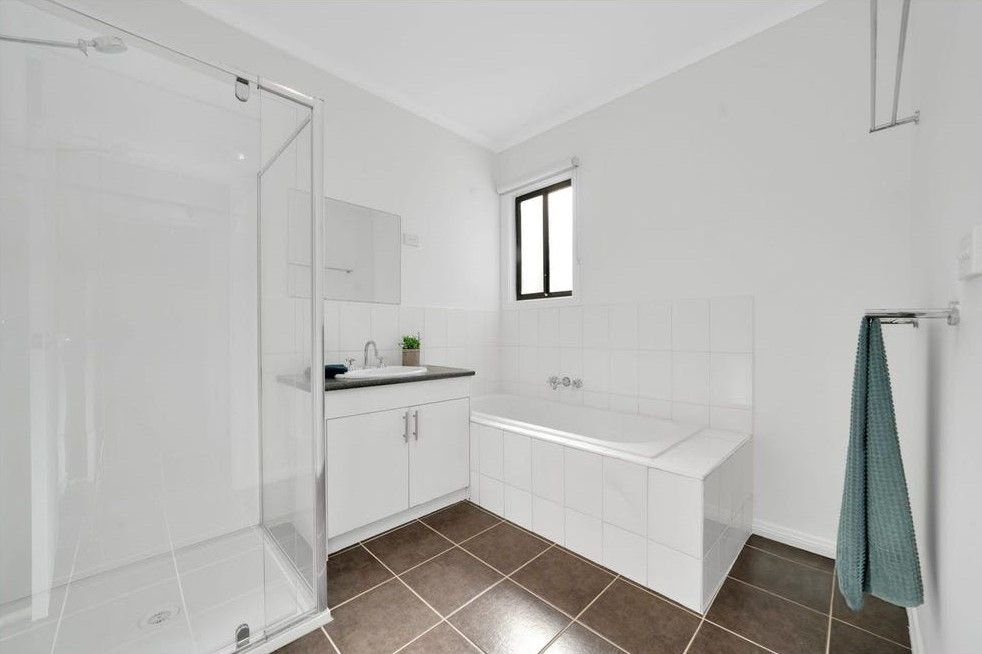 74 Caradon Drive — photo 9 of 9