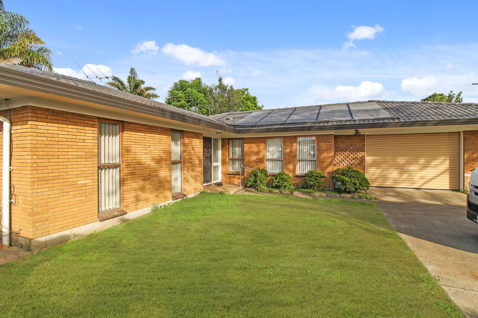 12 Chichester Drive photo 0