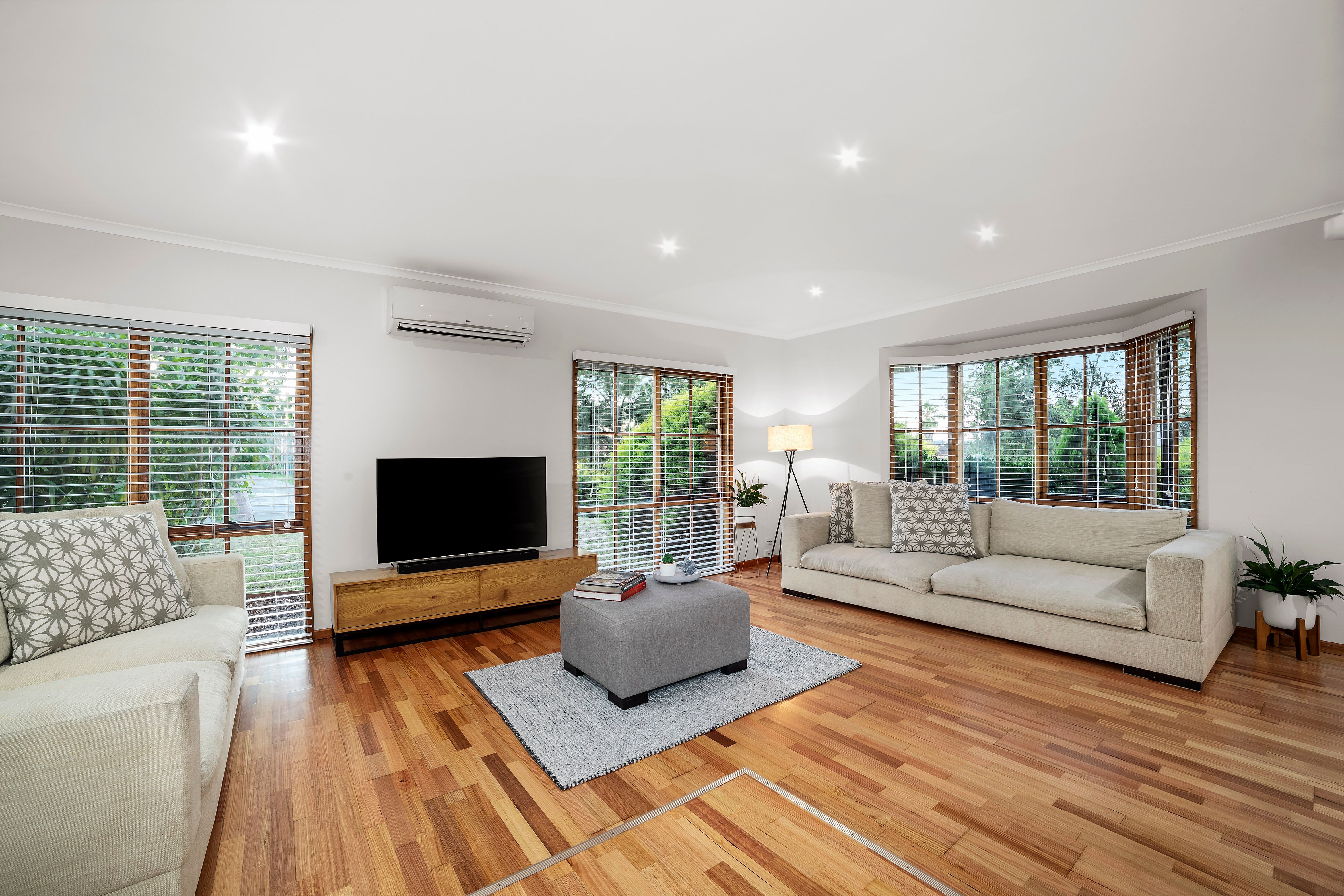 98 Wallace Road, Wantirna South, VIC 3152