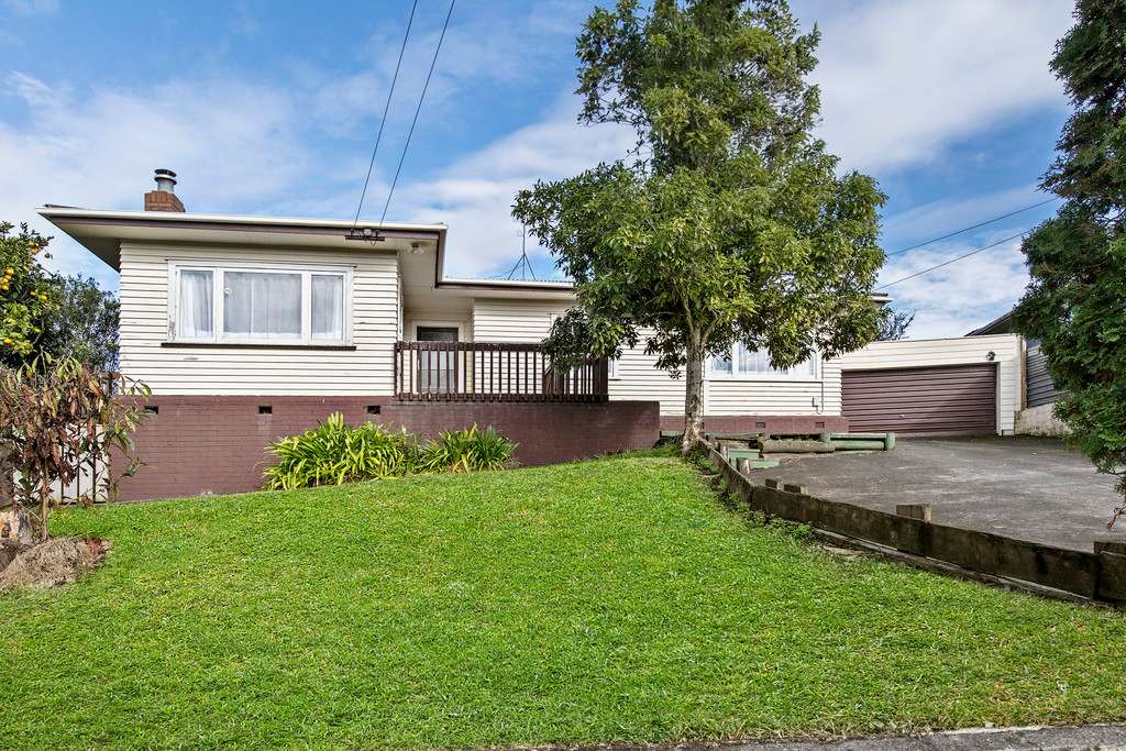 2A Tawa Crescent photo 0