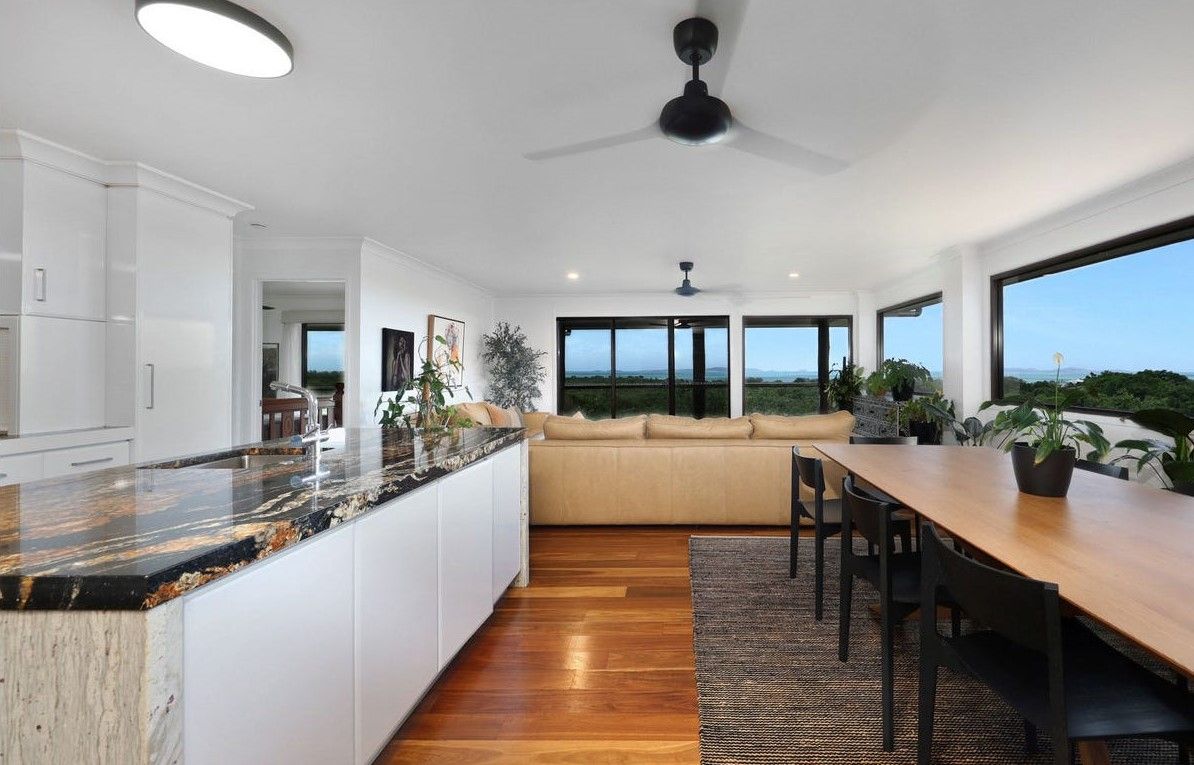 8 Macaulay Way, Pacific Heights, QLD 4703