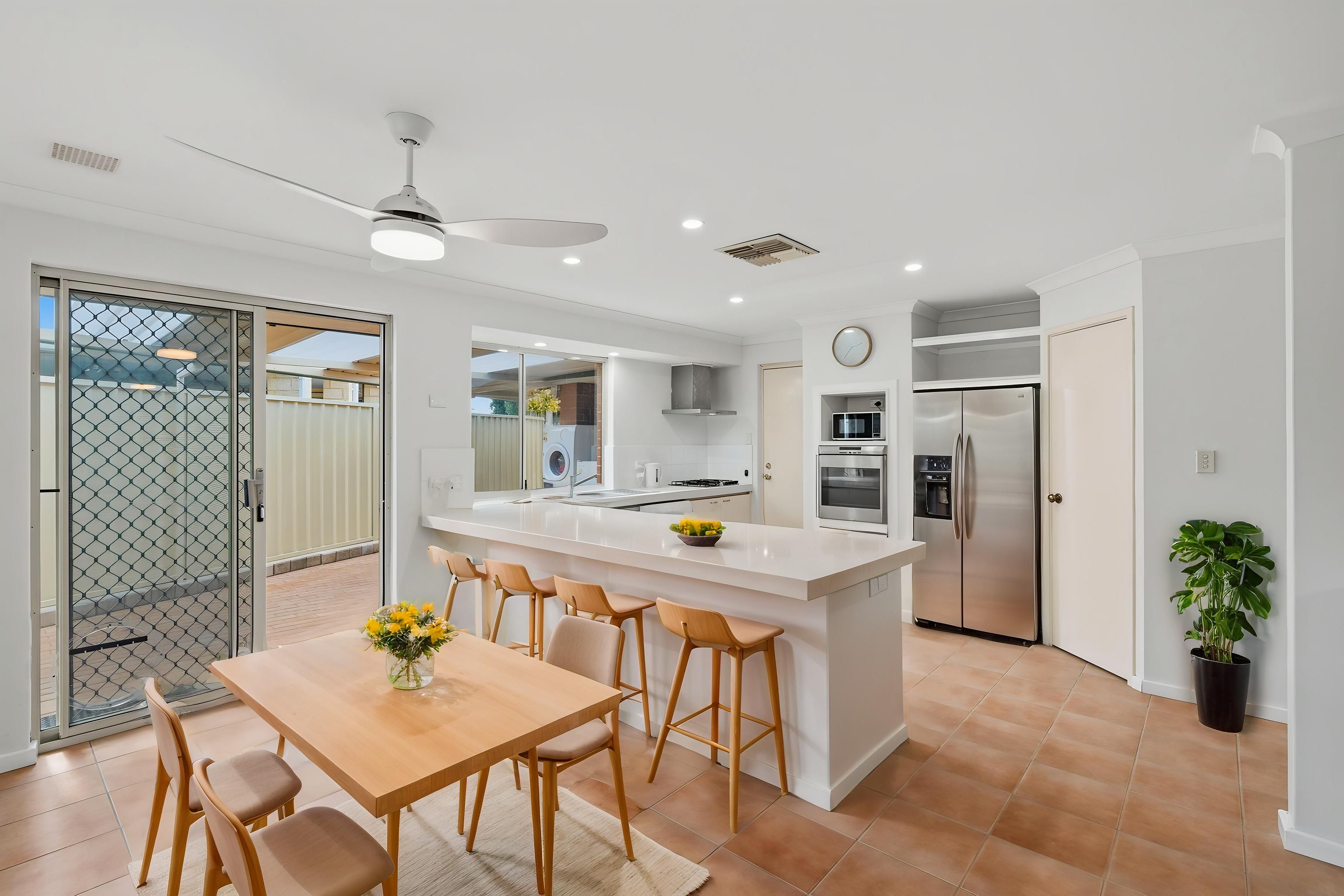 2 Courtland Crescent, Redcliffe, WA 6104