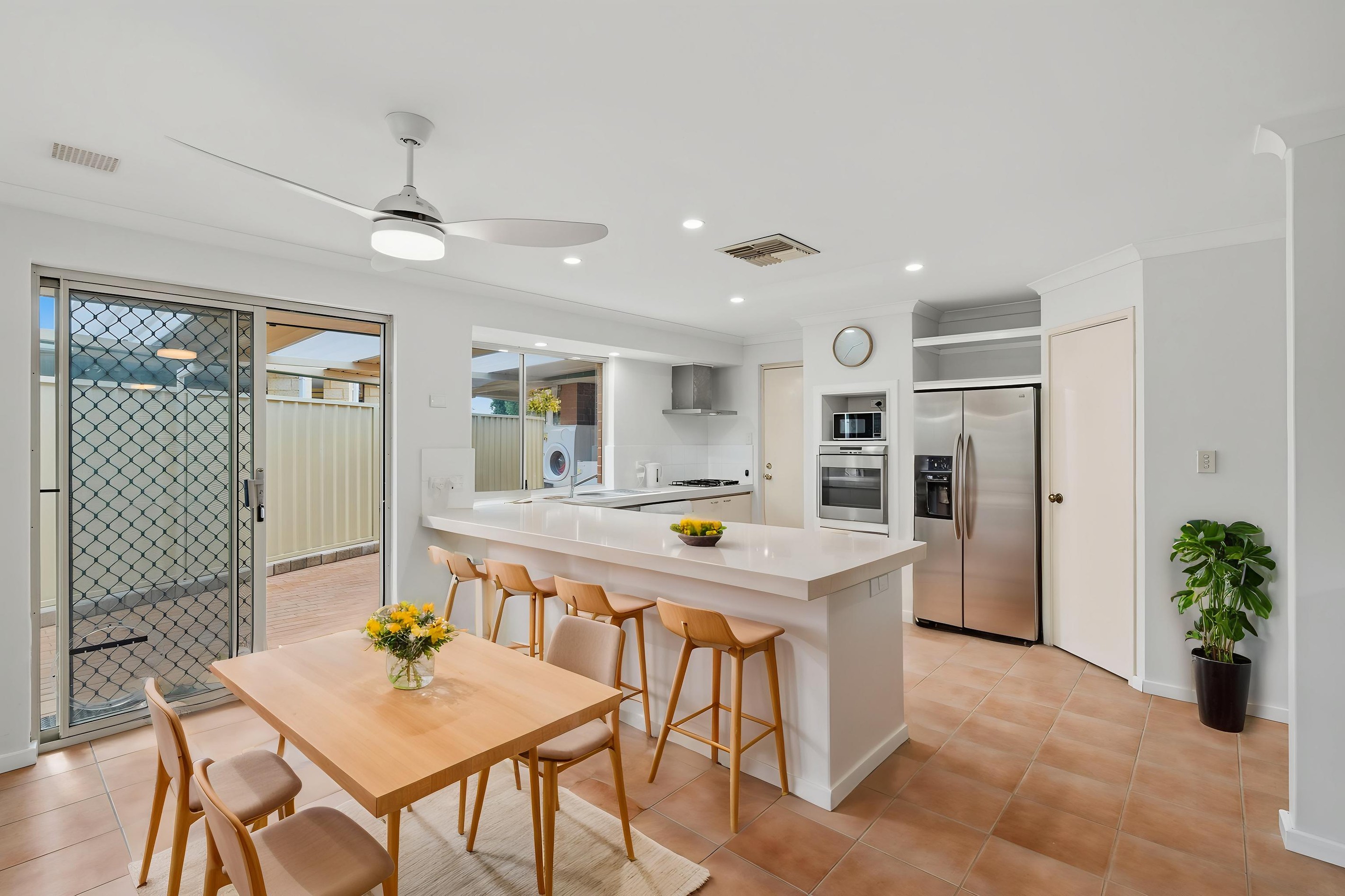 2 Courtland Crescent, Redcliffe, WA 6104
