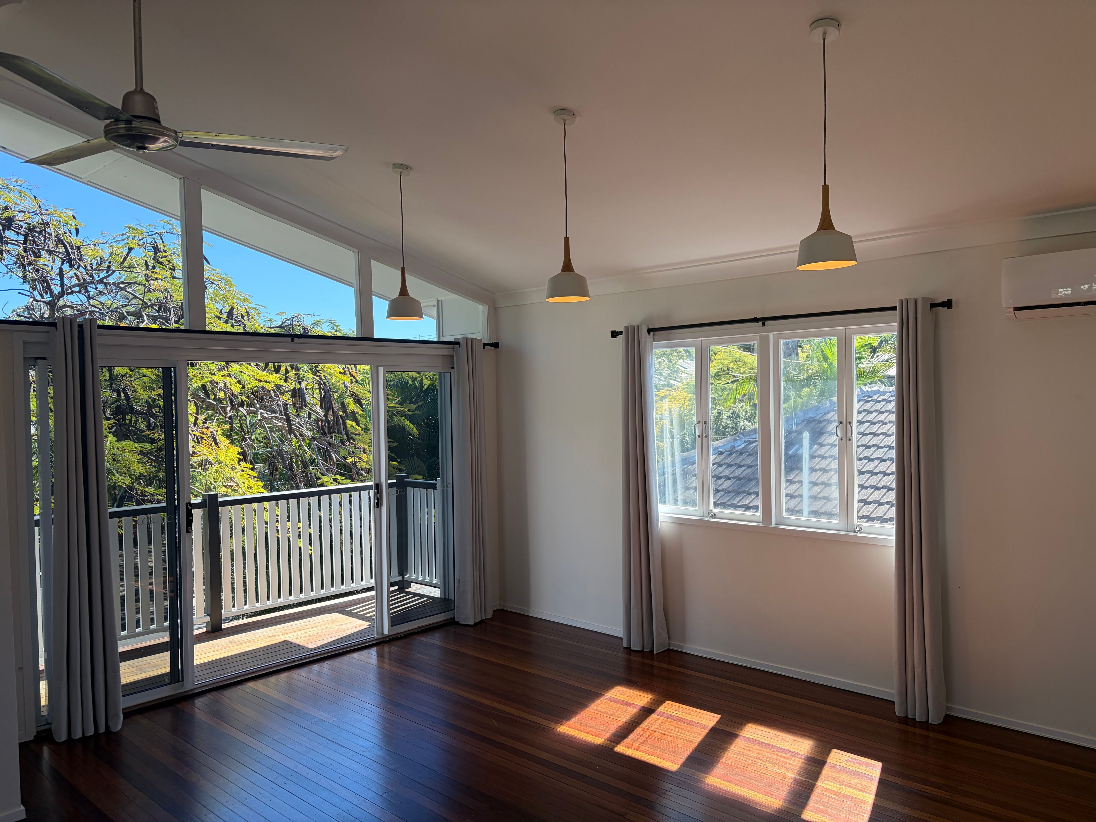 22 Turner Avenue, Fairfield, QLD 4103