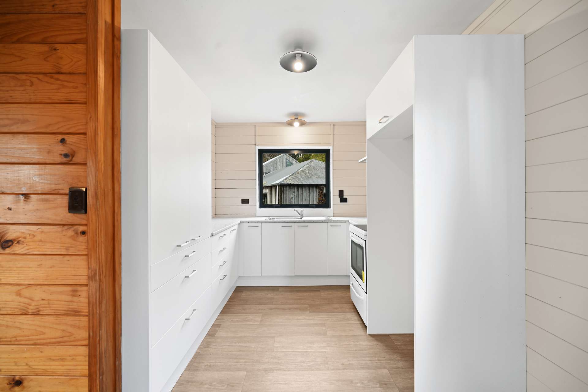 47b Winstone Avenue photo 2
